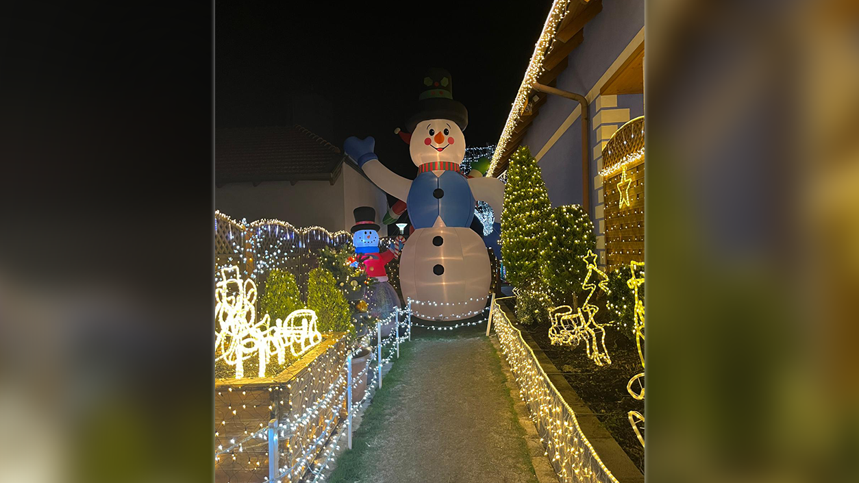 Heute.at - Pure Magie: X-Mas-Haus strahlt in 267.000 LED-Lichtern