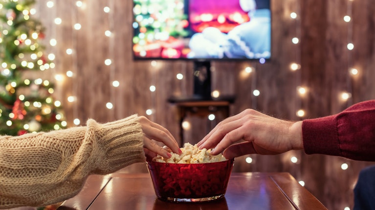 Gemeinsam fernsehen gehört mittlerweile zu den Weihnachtsfeiertagen. Aber irgendwann hat man sich sogar an Christkind-Klassikern wie 
