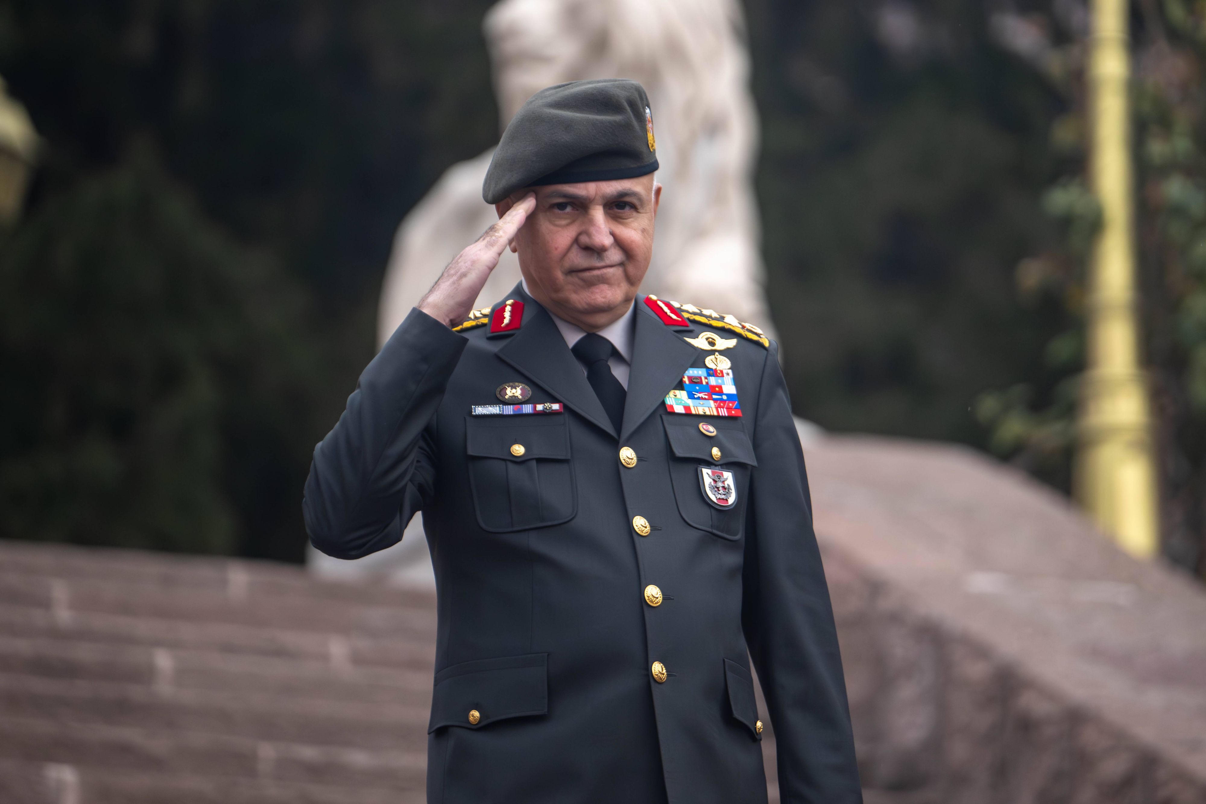 Heute.at - Flugzeug stürzt in der Türkei ab! Libyens Armeechef tot