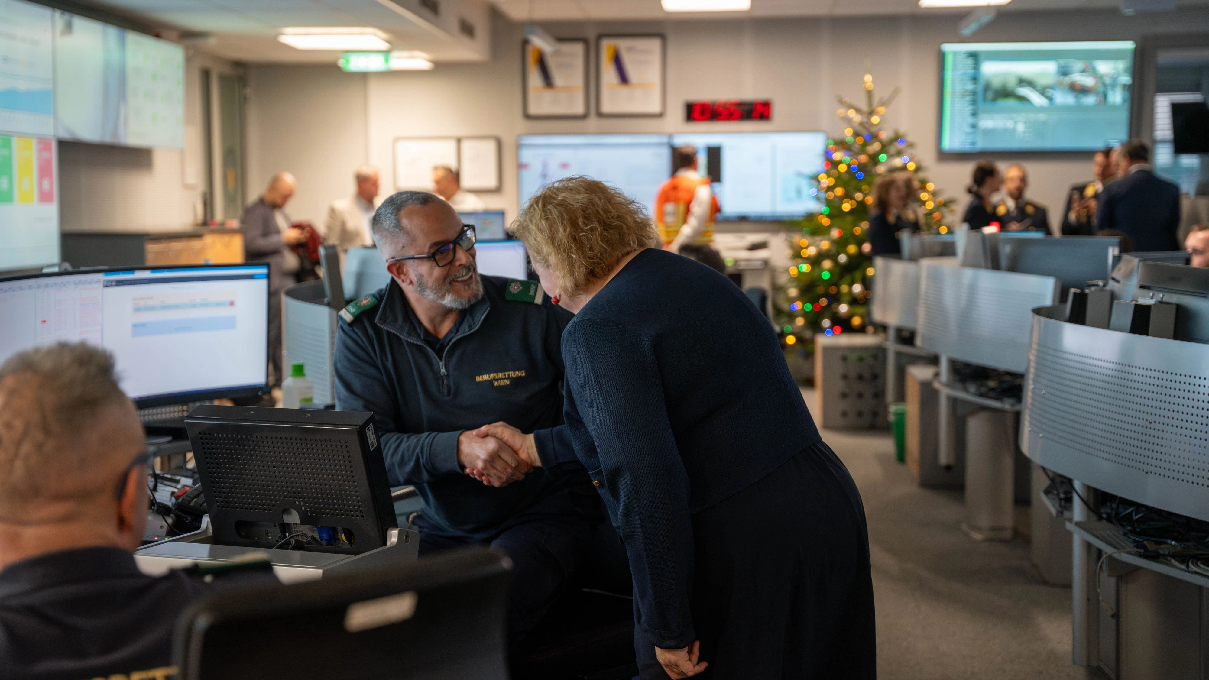 Auch die Berufsrettung Wien besuchte Schumann.