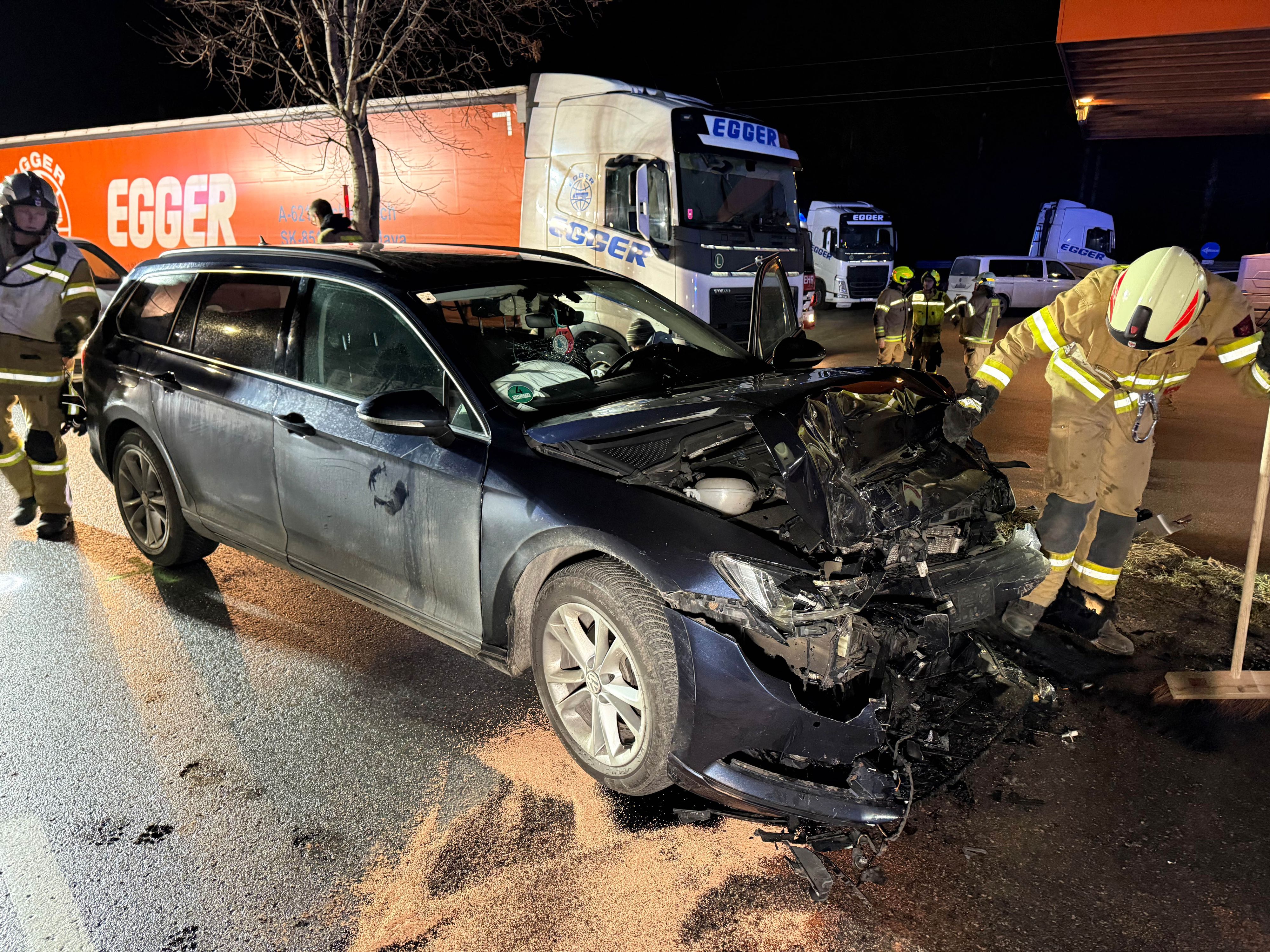Heute.at - Frontalcrash in Achenkirch - Oma mit Enkeln verletzt
