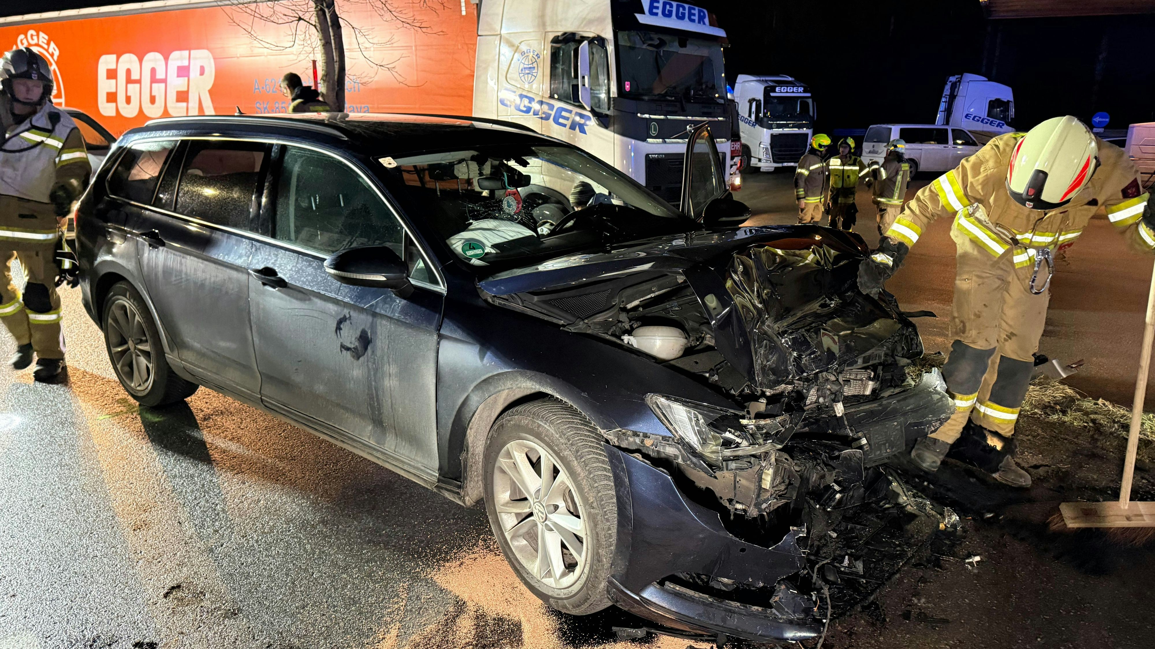 Heute.at - Frontalcrash in Achenkirch - Oma mit Enkeln verletzt