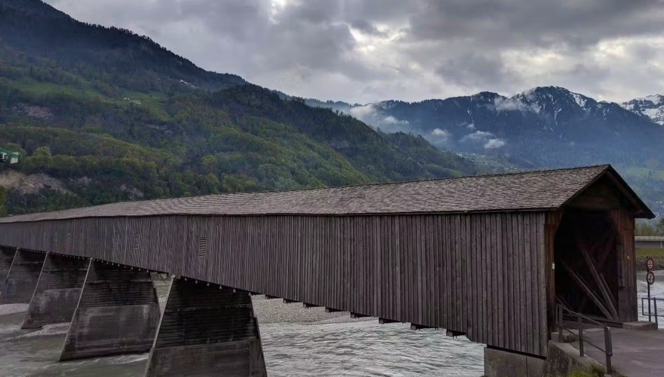Heute.at - 3 Tote! Polizei macht Schock-Fund in Wohnung