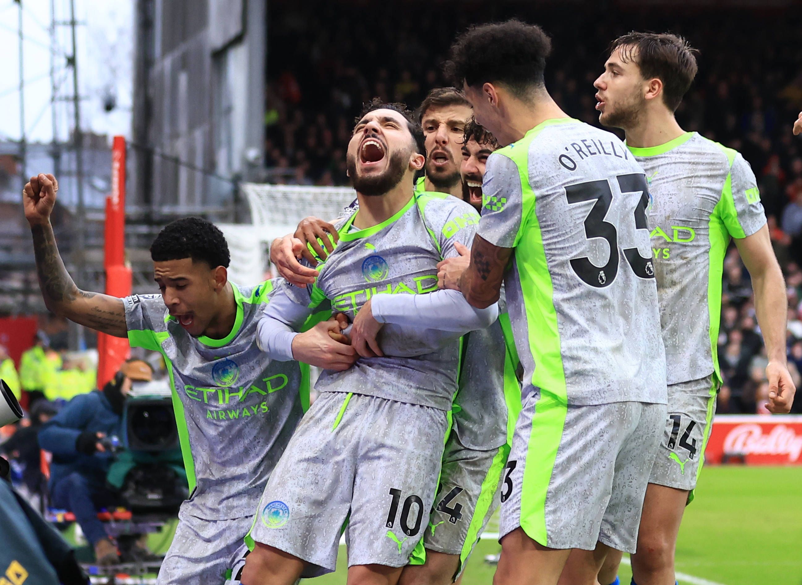 Heute.at - Weihnachts-Diät hat geholfen! City feiert späten Sieg