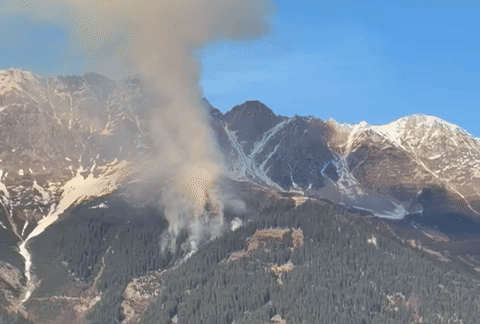 Heute.at - Lodernde Flammen auf Nordkette! Rauchsäule über Tirol