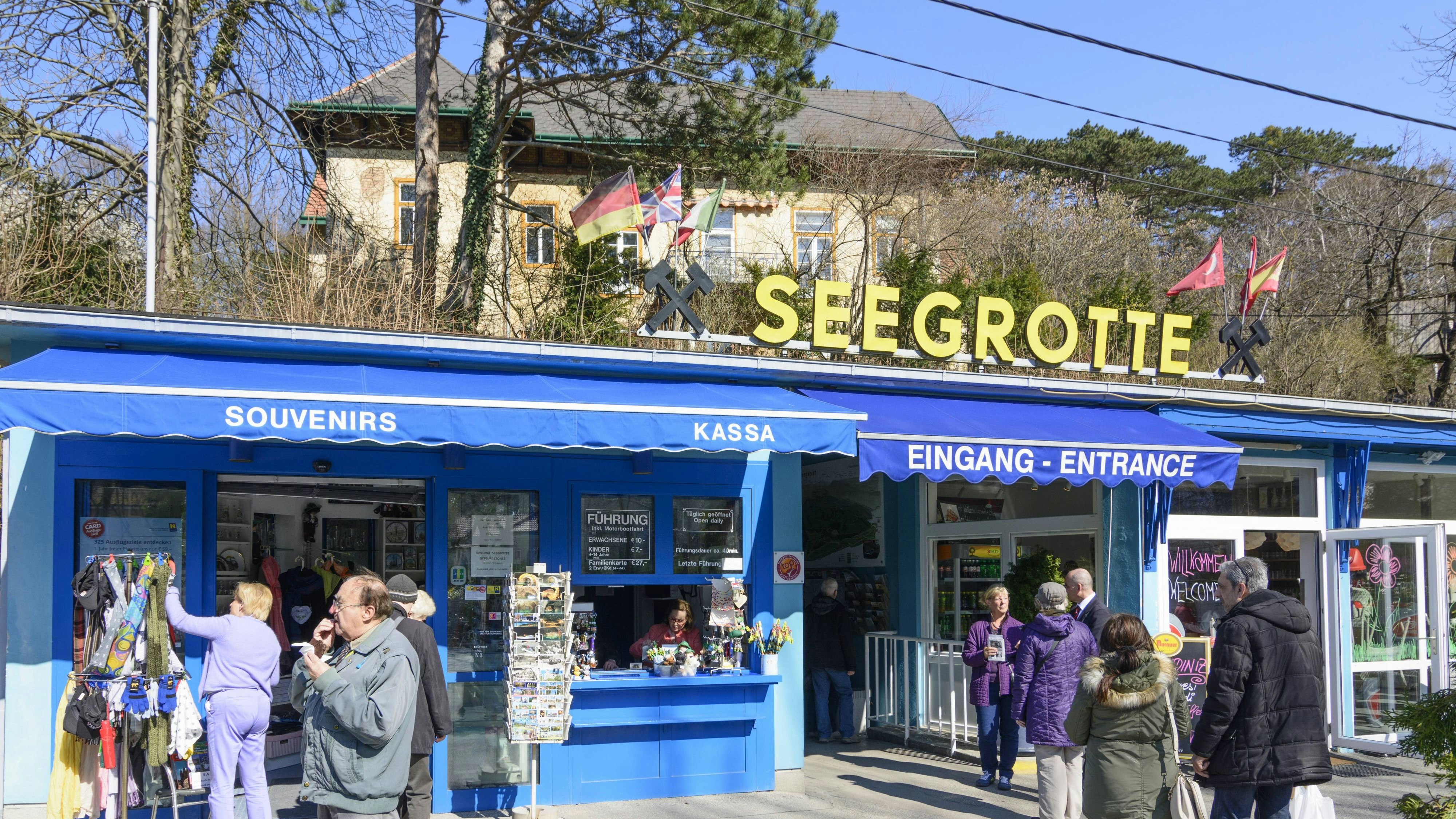 Heute.at - Akku-Explosion – Großeinsatz in bekannter Seegrotte