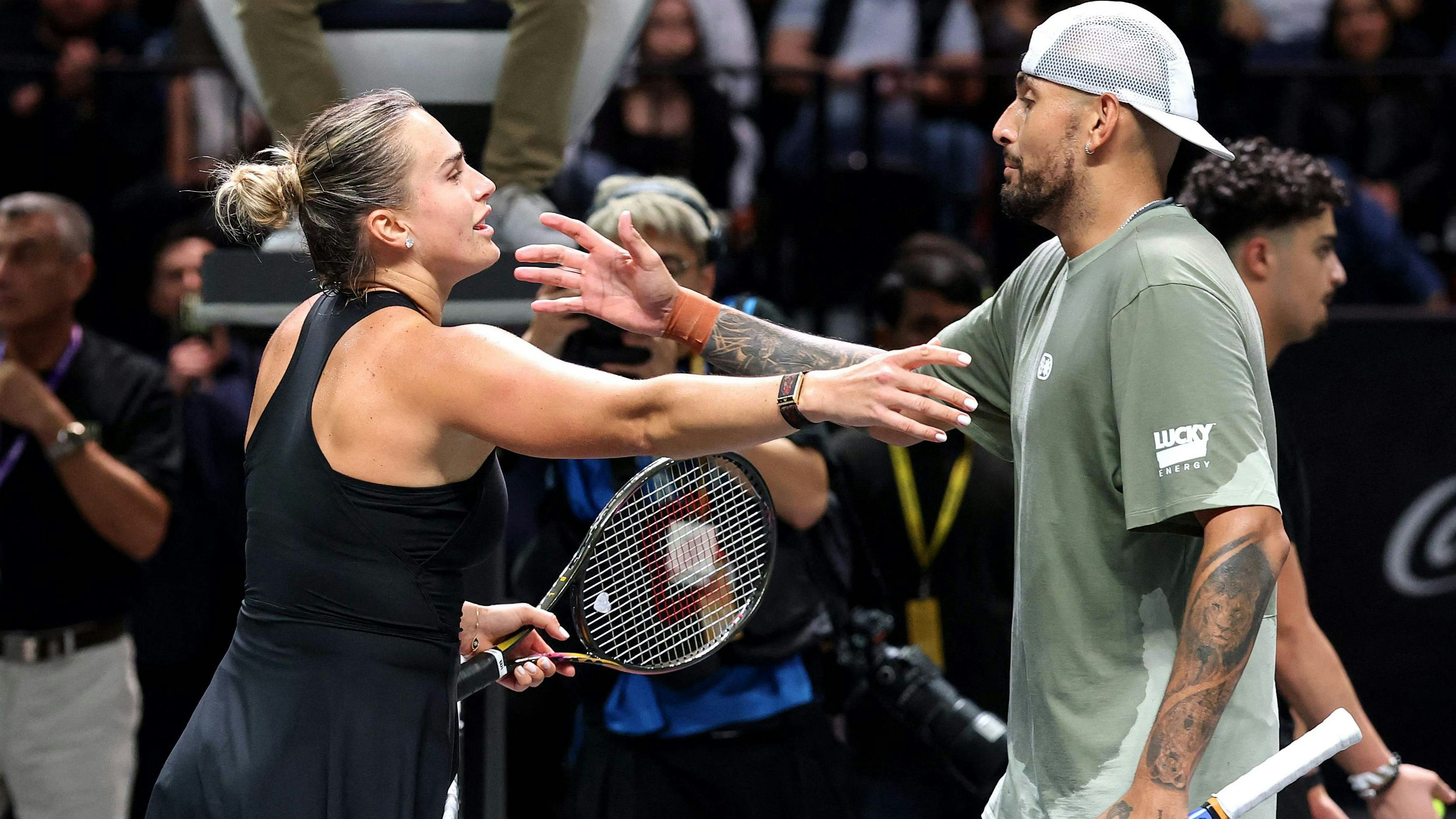 Heute.at - Sabalenka verliert Battle of the Sexes gegen Kyrgios