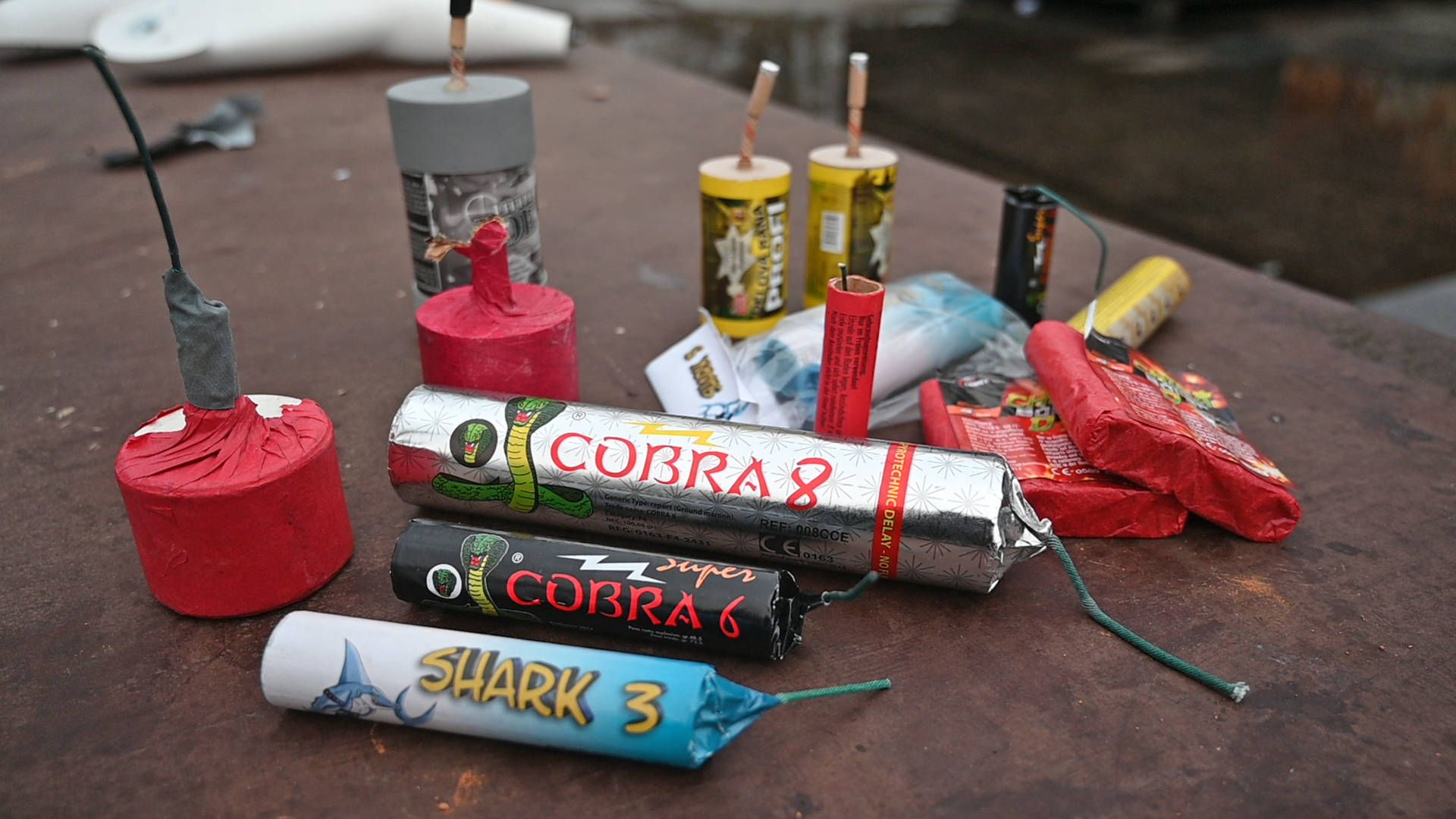 Heute.at - Brandgefährlich! Tausende illegale Böller beschlagnahmt