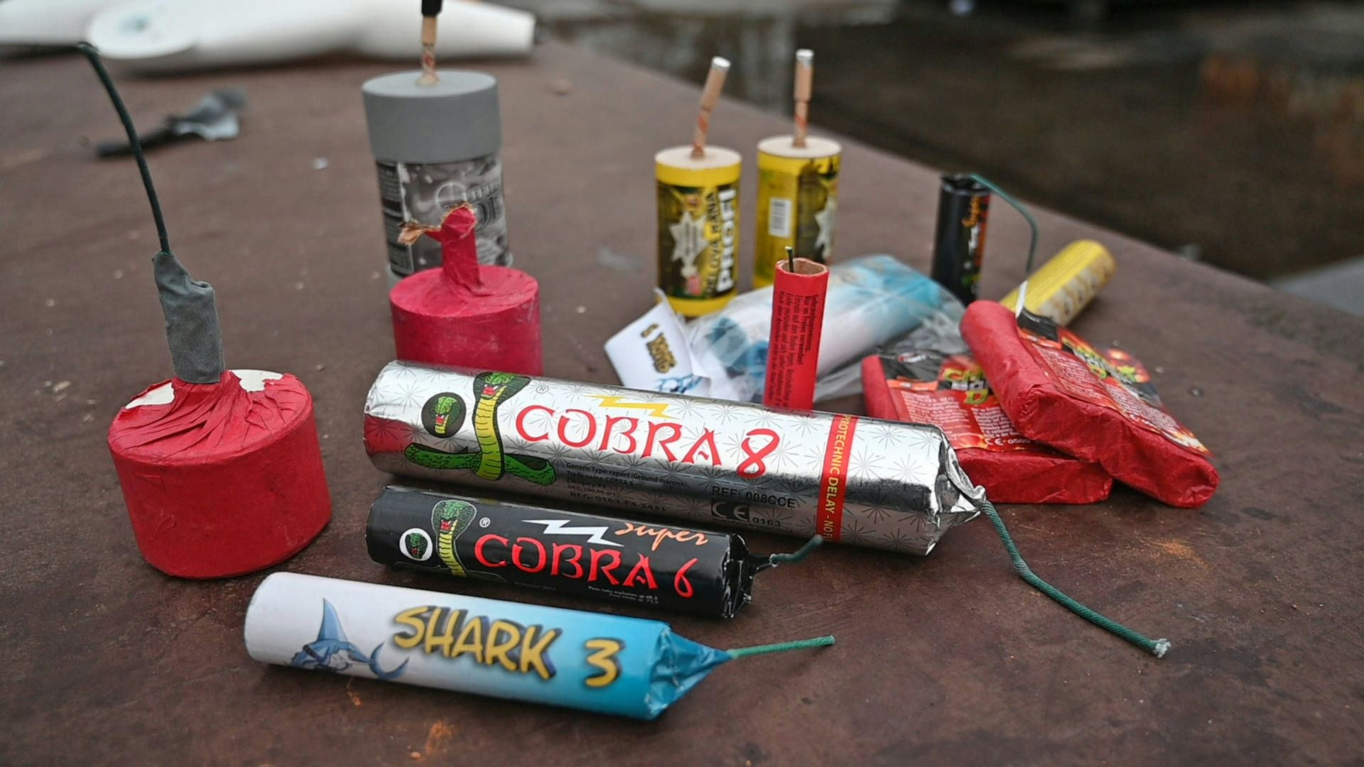 Heute.at - Brandgefährlich! Tausende illegale Böller beschlagnahmt