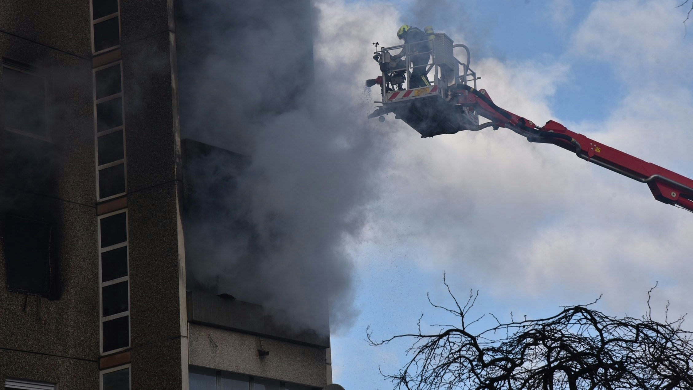 Heute.at - Großbrand in Wohnhaus – jetzt steht Ursache fest