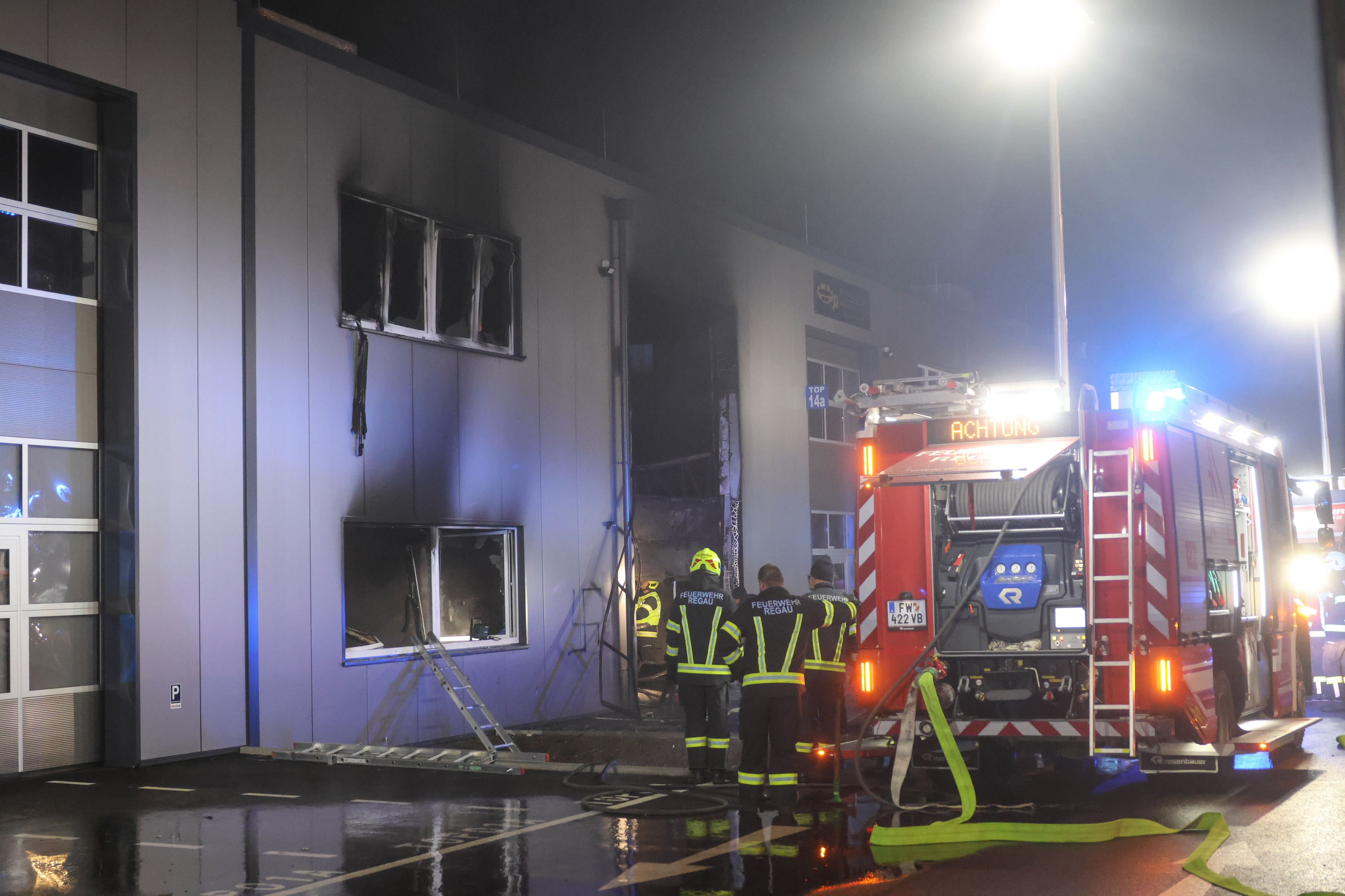 Den Einsatzkräften sprang sofort ein Hakenkreuz ins Auge. 