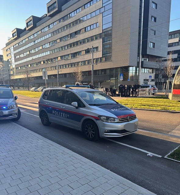 Heute.at - Wiener (26) wirft Zigarette weg – dann eskaliert alles