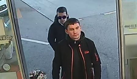 Heute.at - Geldbörse gestohlen – Polizei sucht diese Männer