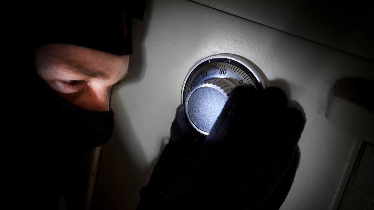 Heute.at - Filmreifer Bankraub: Tresorraum aufgebohrt & ausgeräumt