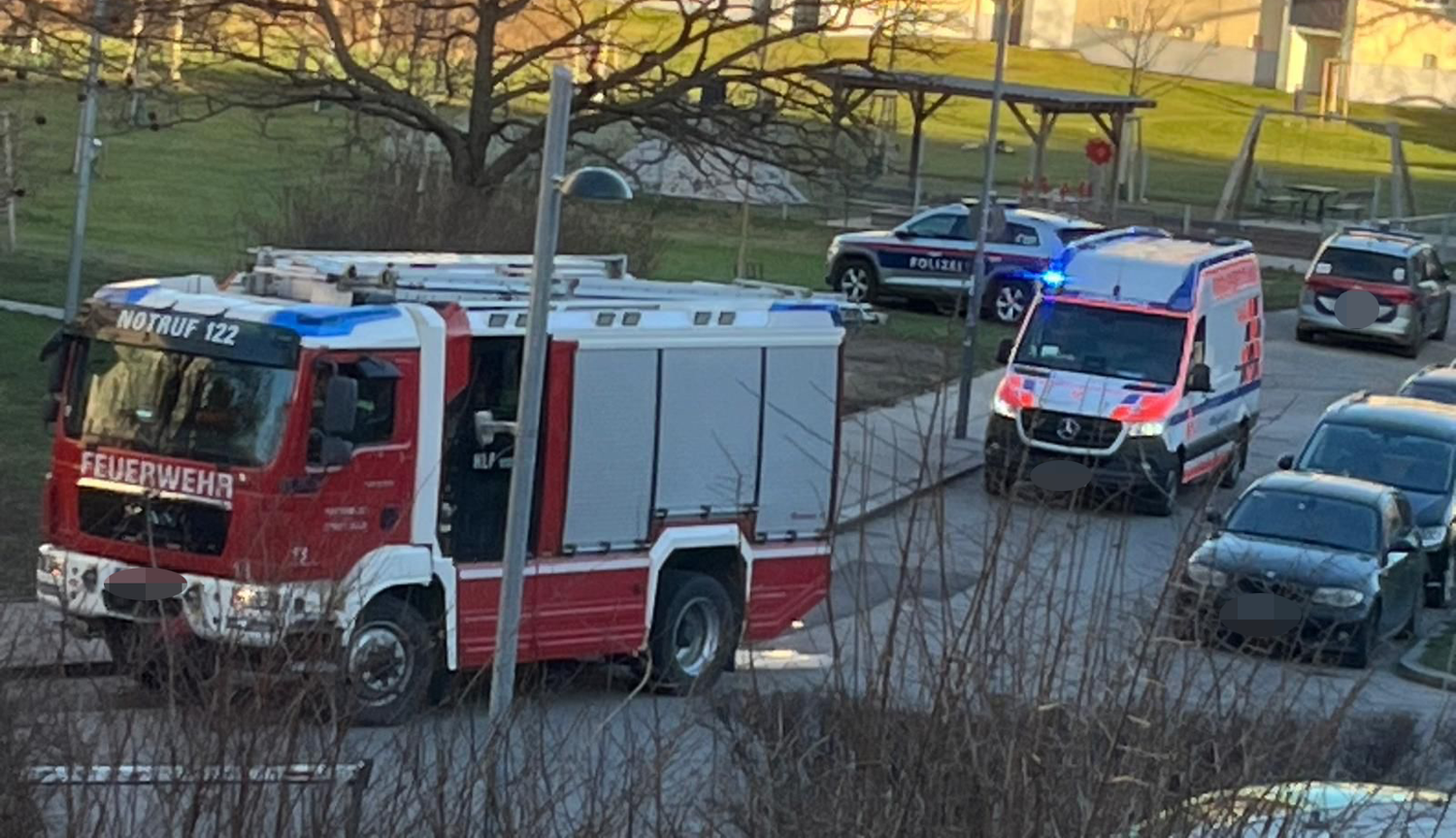 Heute.at - Großeinsatz! Wiener unerreichbar, Polizei tritt Tür ein