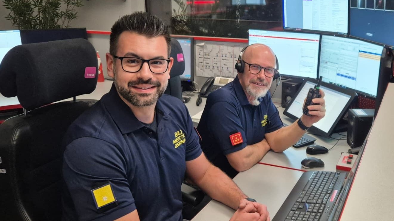 Heute.at - Silvesternacht: Feuerwehrmann passt wieder auf uns auf