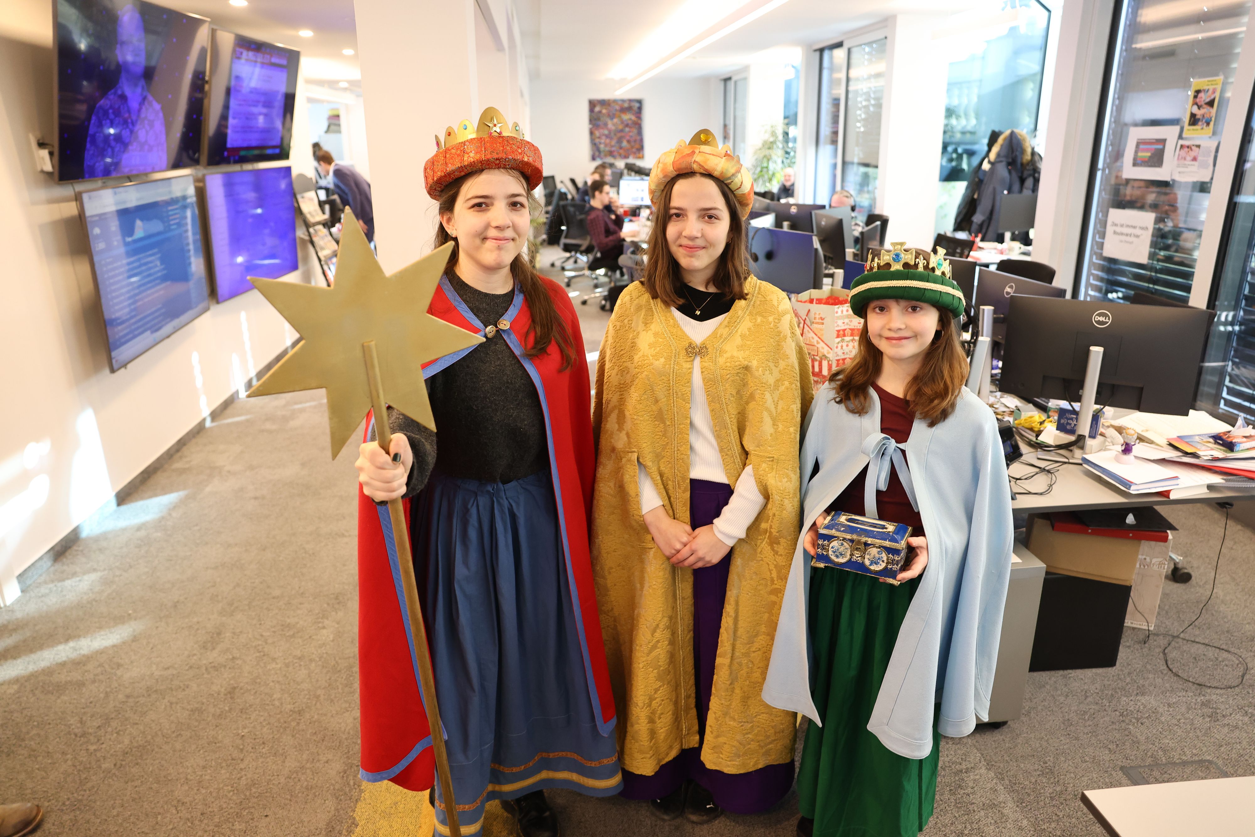 Heute.at - Sternsinger unterwegs: Endspurt trotz klirrender Kälte