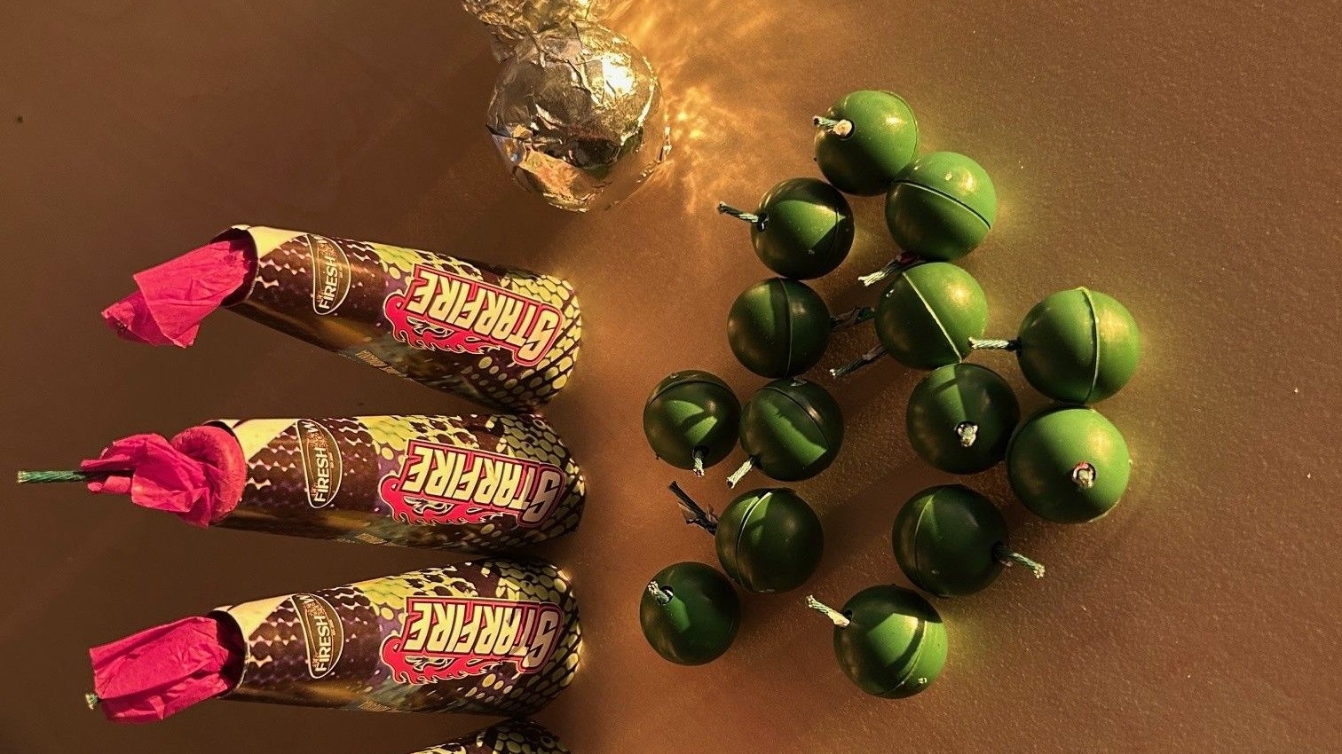 Bei der Kontrolle in Nickelsdorf wurden insgesamt vier pyrotechnische Gegenstände der Kategorie F1 und 20 pyrotechnische Gegenstände ohne Kategorisierung sichergestellt.