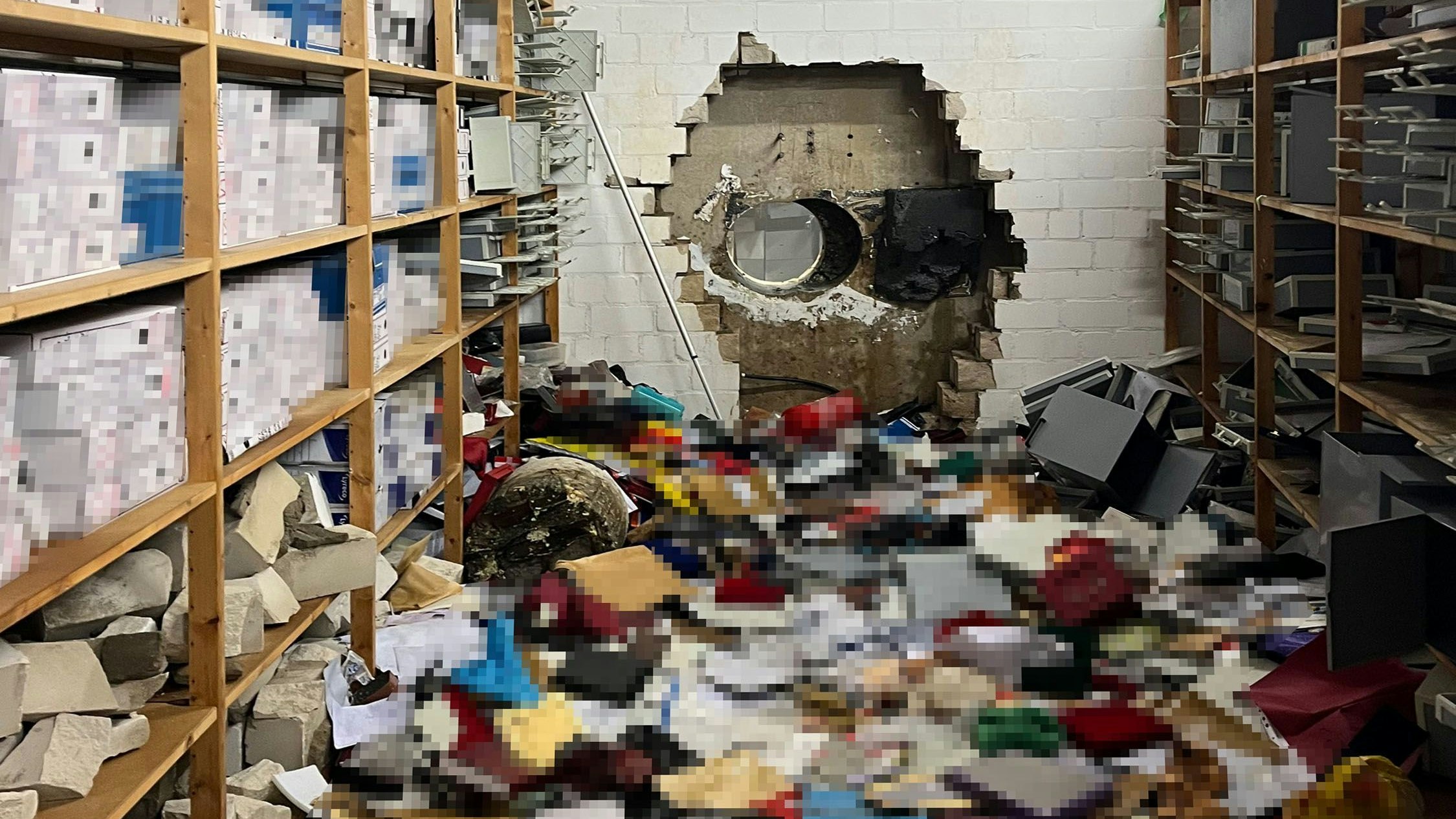 Heute.at - So räumte Safeknacker-Bande 3.200 Schließfächer leer