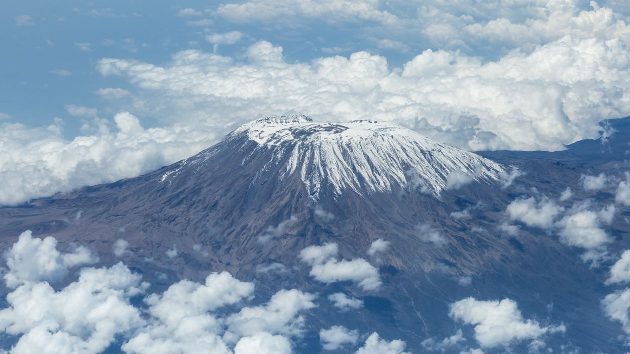 Heute.at - Rettungs-Heli stürzt am Kilimandscharo ab – Fünf Tote