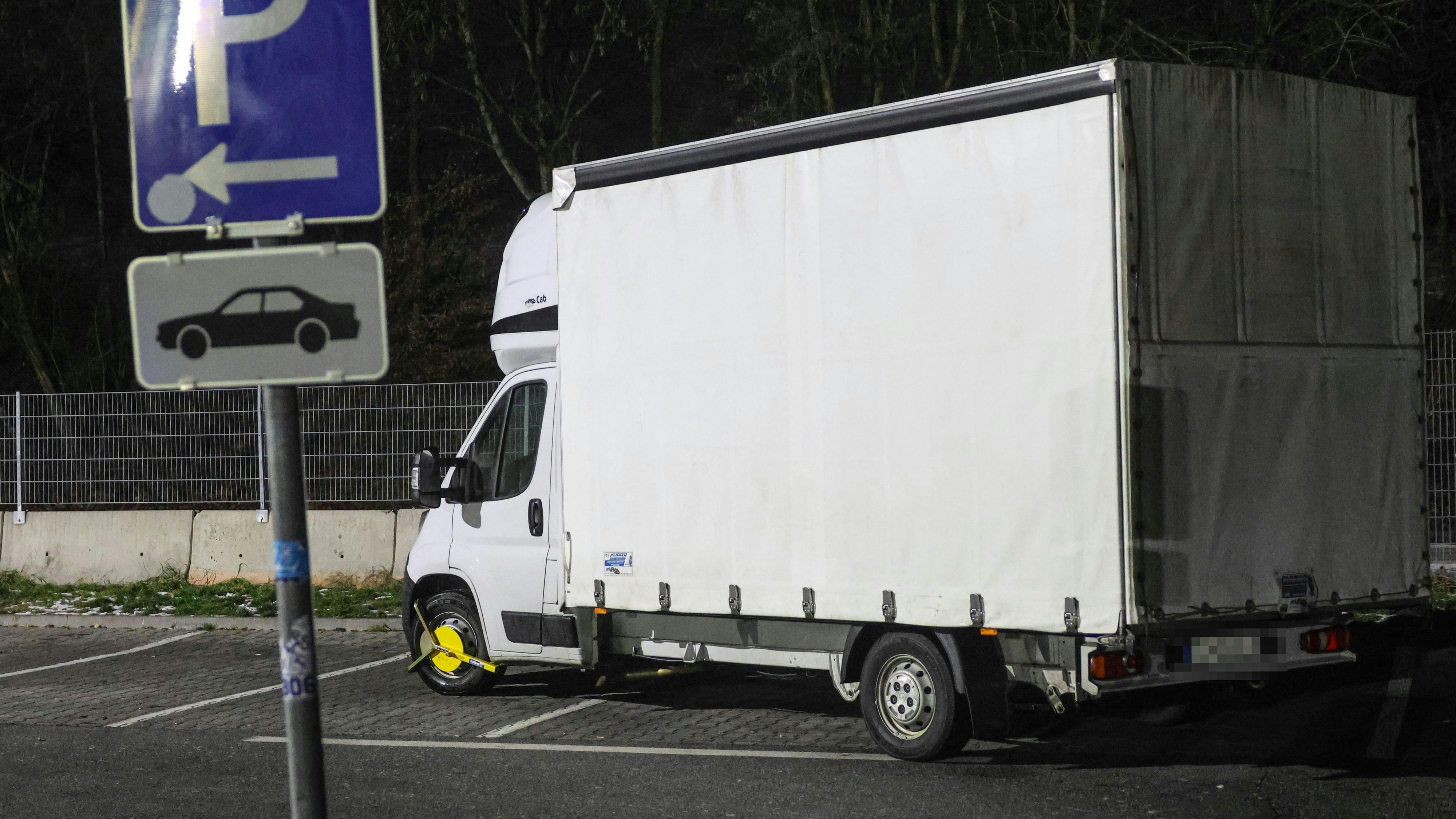 Heute.at - Polizei stoppt sturzbetrunkenen Lenker auf Autobahn
