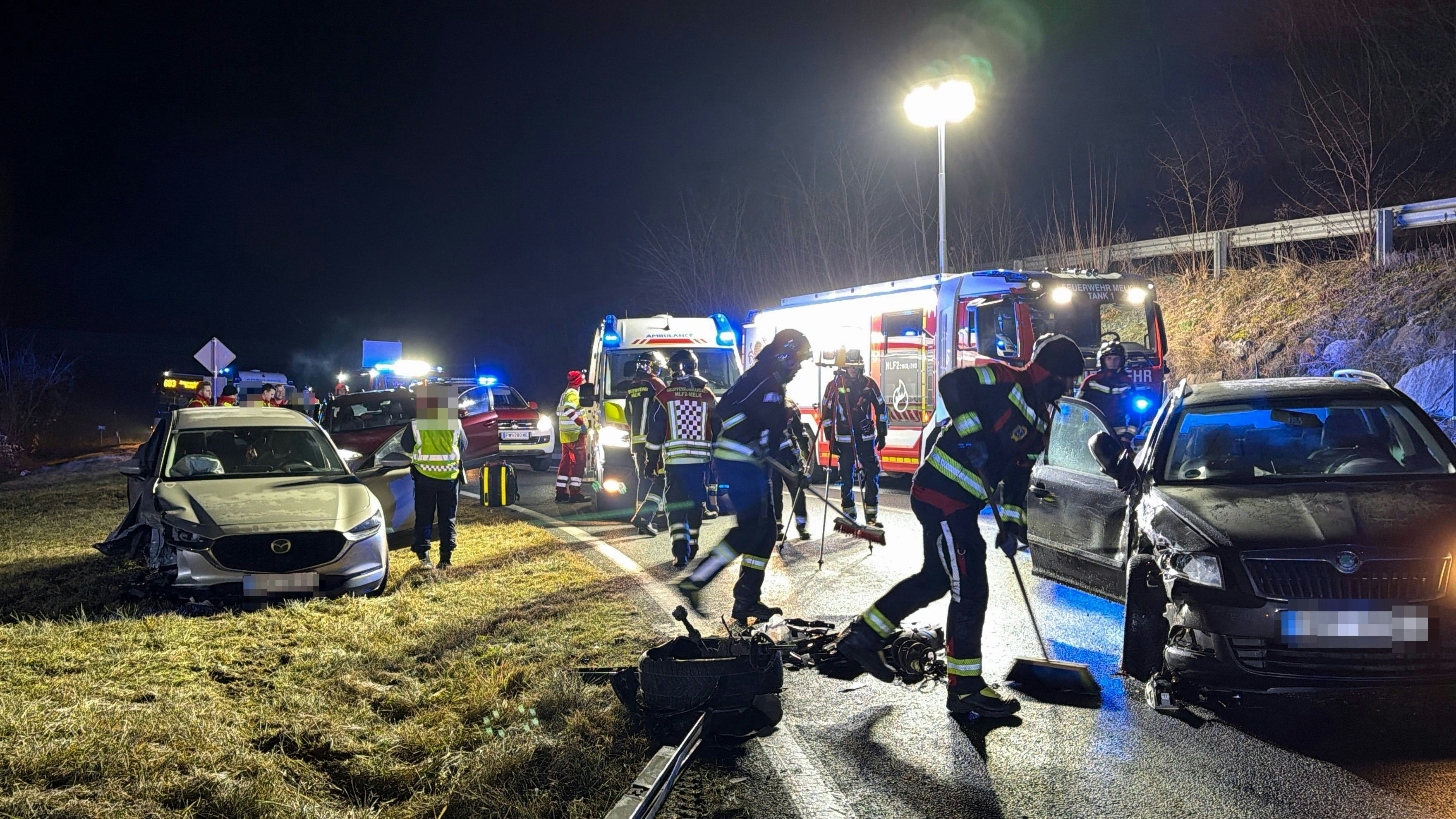 Heute.at - Alko-Lenker (42) baut Crash – zwei Frauen verletzt