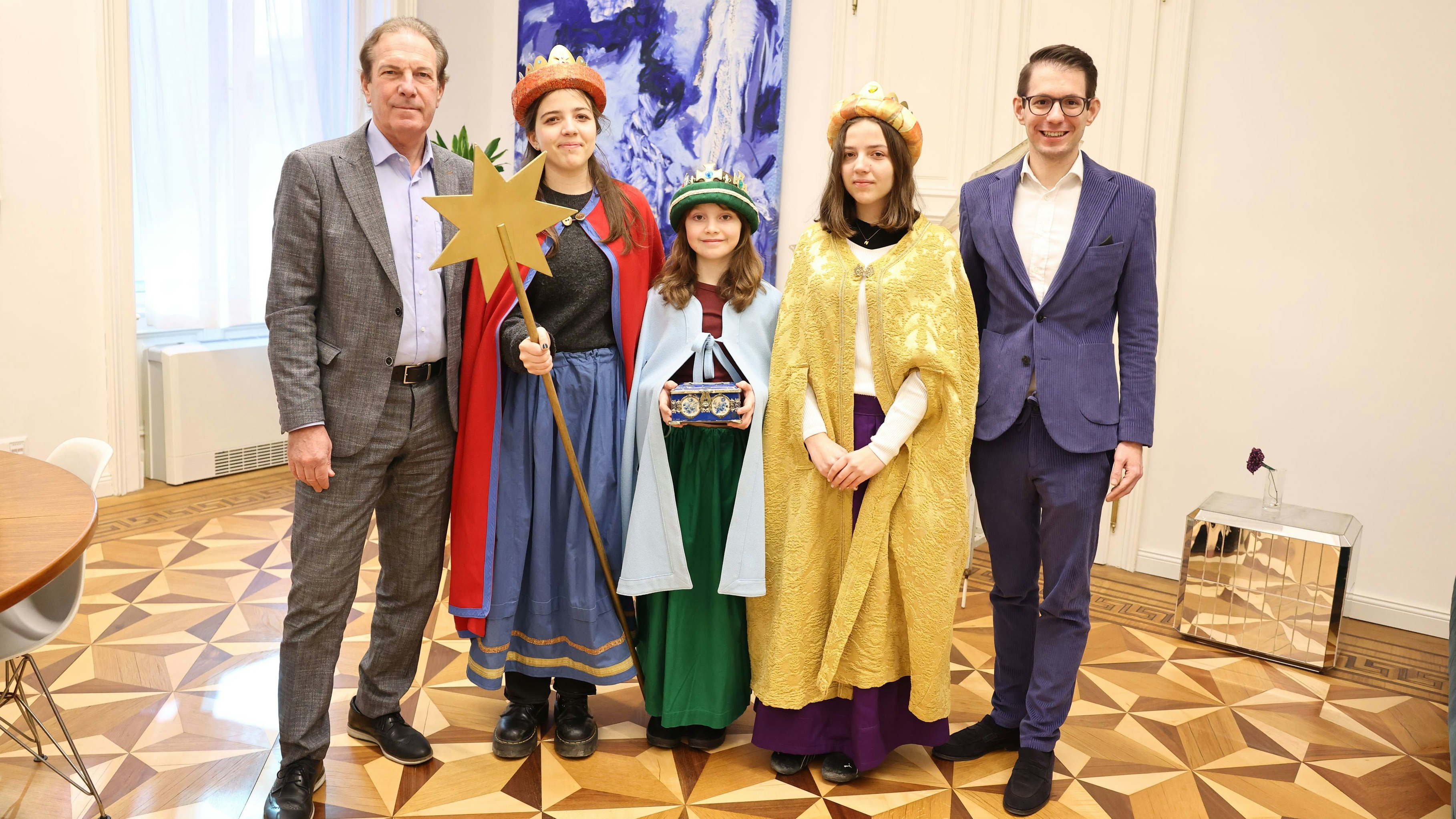 Heute.at - Drei Heilige Königinnen besuchten Heute