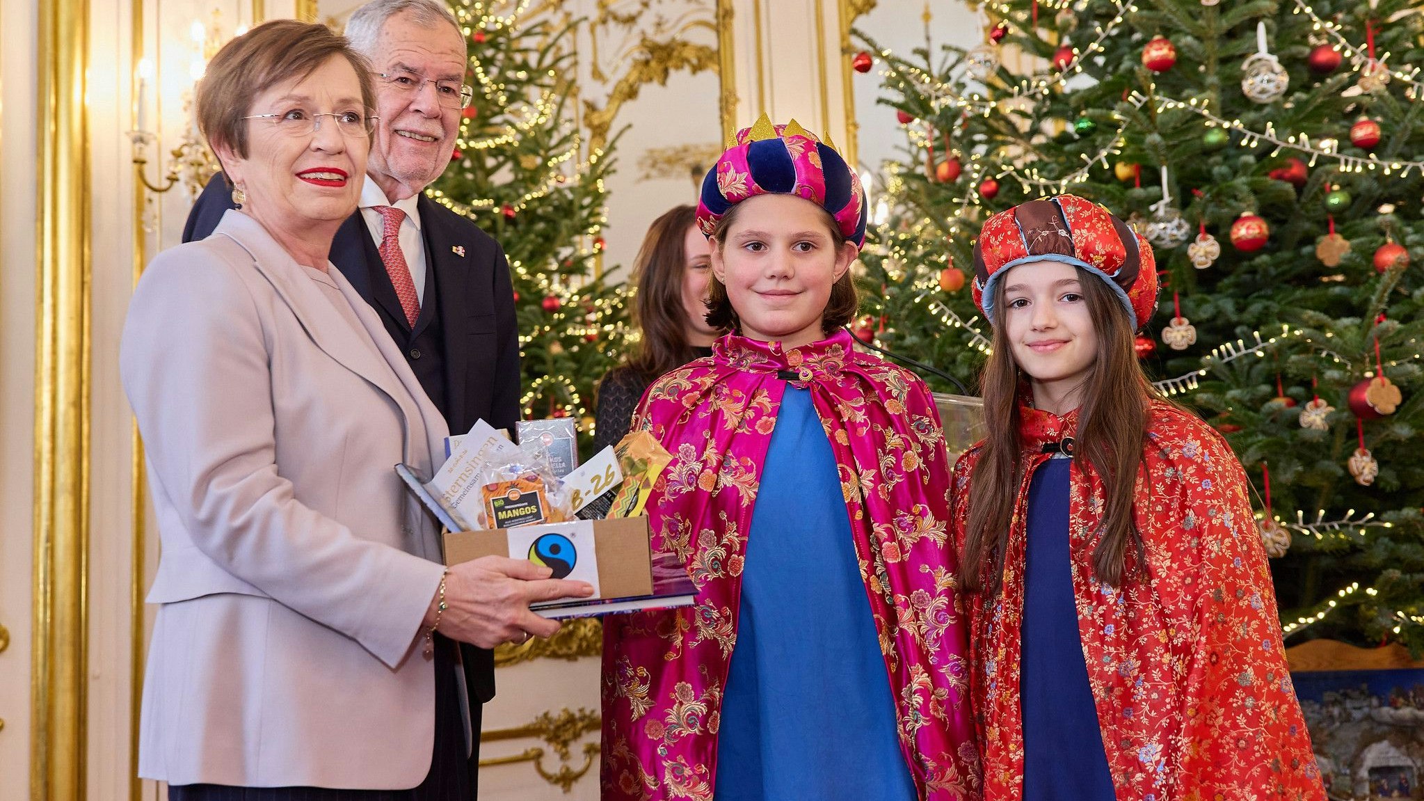 Heute.at - Lob von Van der Bellen – Sternsinger besuchten Hofburg