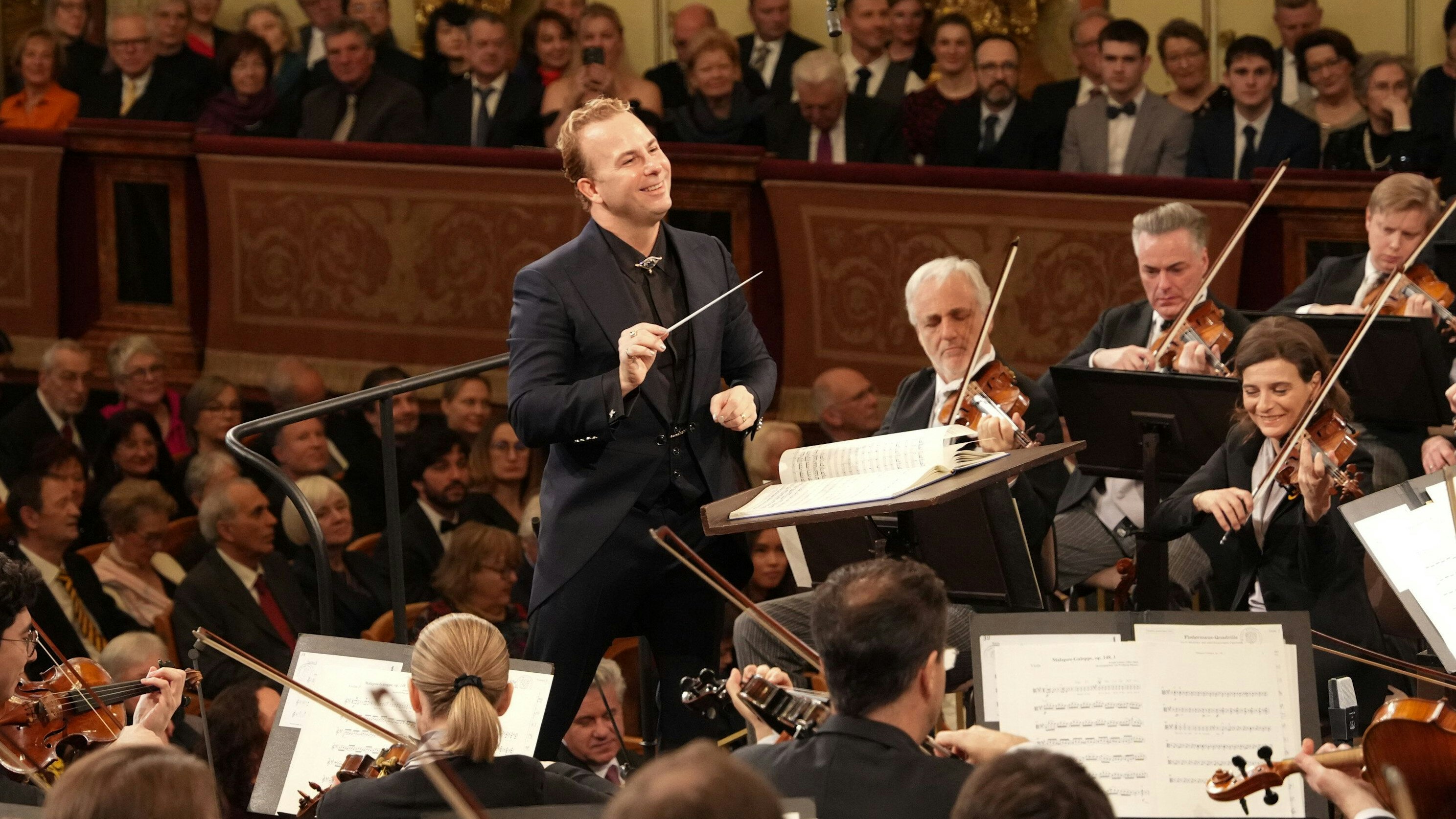 Heute.at - Frischer Lack am Neujahrskonzert: Mutiger Maestro