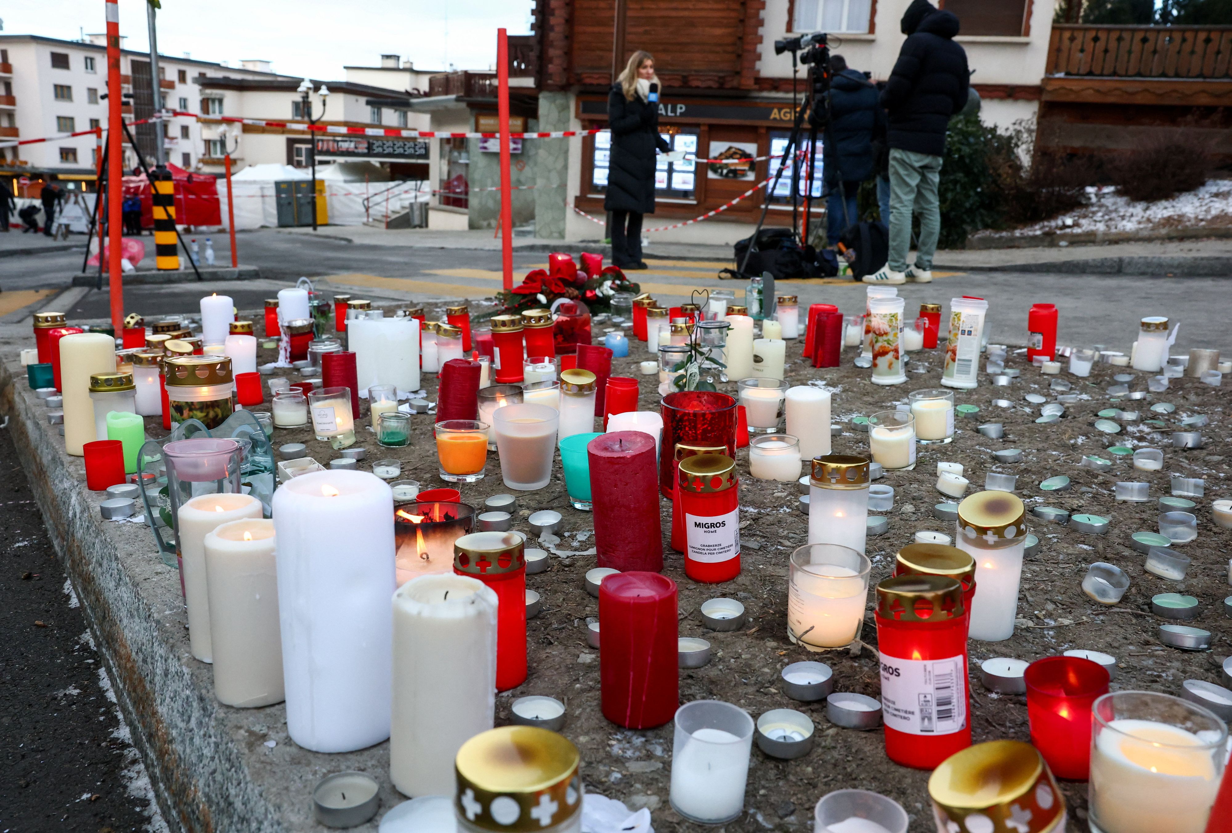 Für die Opfer wurden Kerzen aufgestellt.