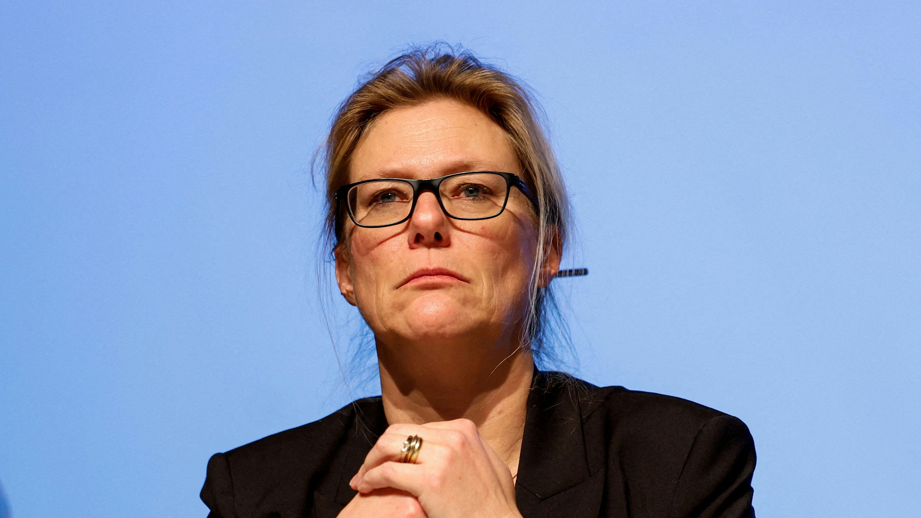 Generalstaatsanwältin Beatrice Pilloud behandelt die These mit den Wunderkerzen nun "prioritär"