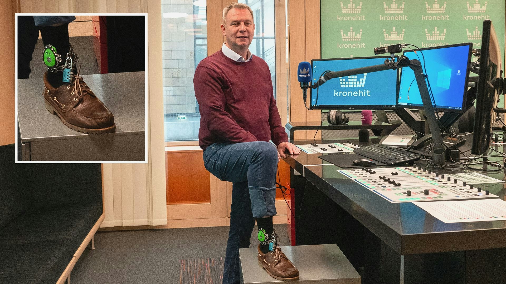 Heute.at - Fußfessel im Studio! kronehit–Moderator sorgt für Alarm