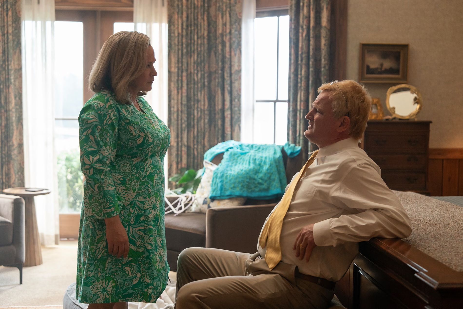 Biegen sich die Wahrheit zurecht: Maggie (Patricia Arquette) und Alex Murdaugh (Jason Clarke) in "Murdaugh: Mord in der Familie"