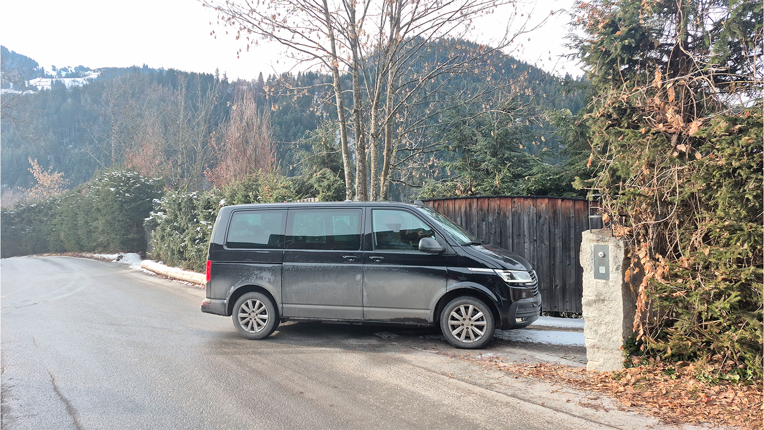 Heute.at - Vom Häfn abgeholt – Grasser soll im VW-Bus gelegen sein