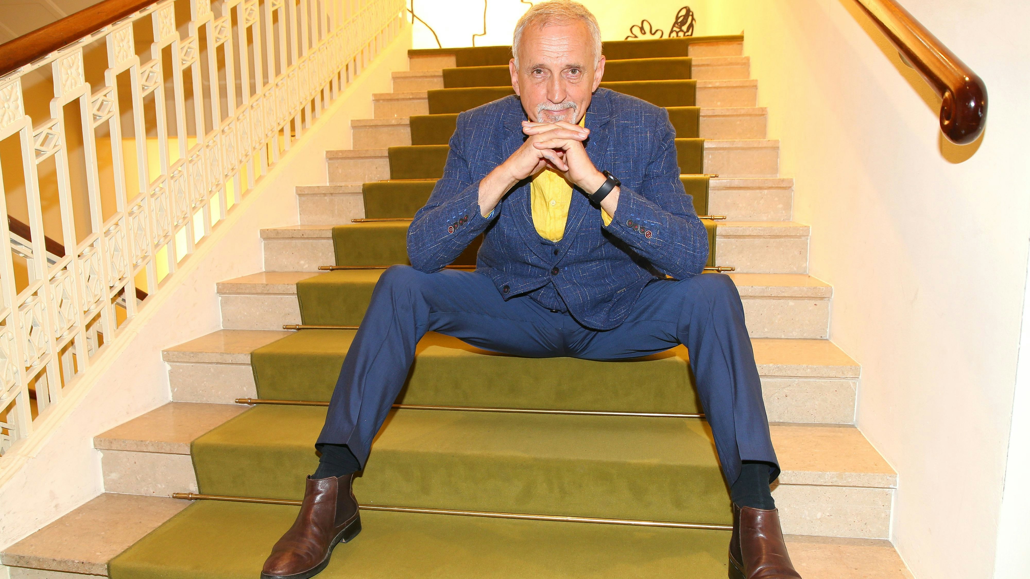 Zwei Autorinnen schreiben für ihn weiter