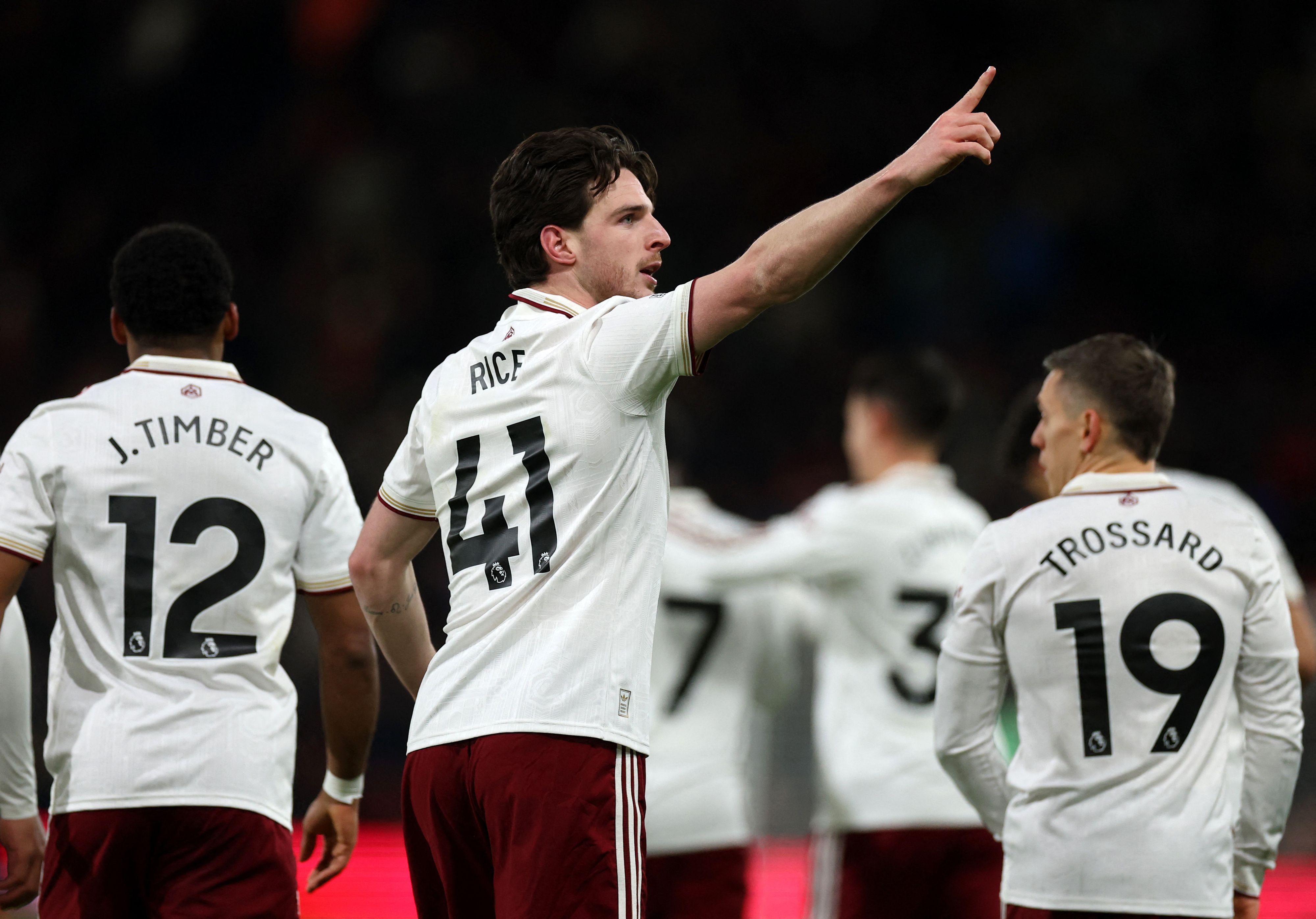 Heute.at - Nach schwerem Bock dreht Arsenal noch die Partie