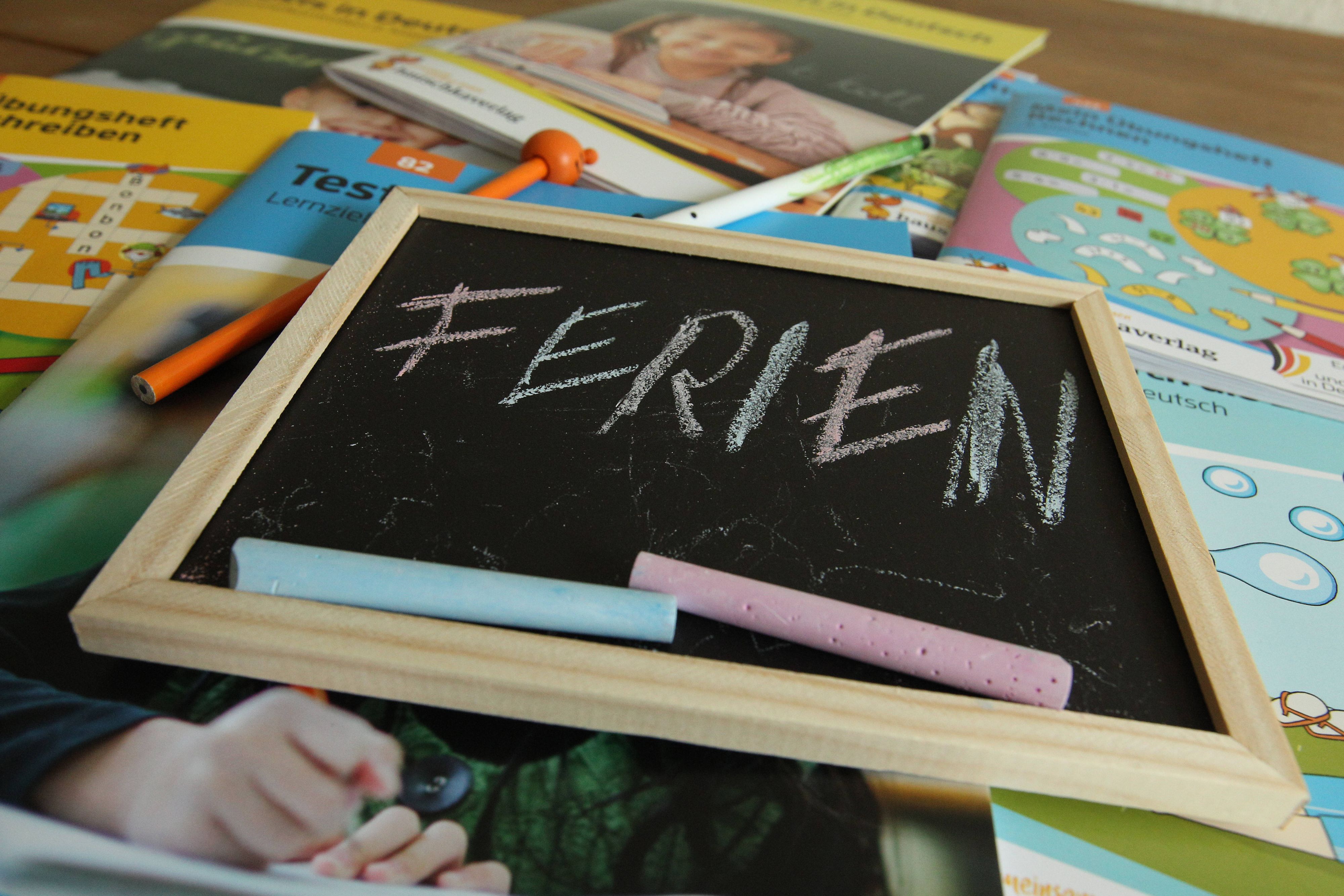 Heute.at - Regierung schiebt Schulferien eine Woche nach hinten