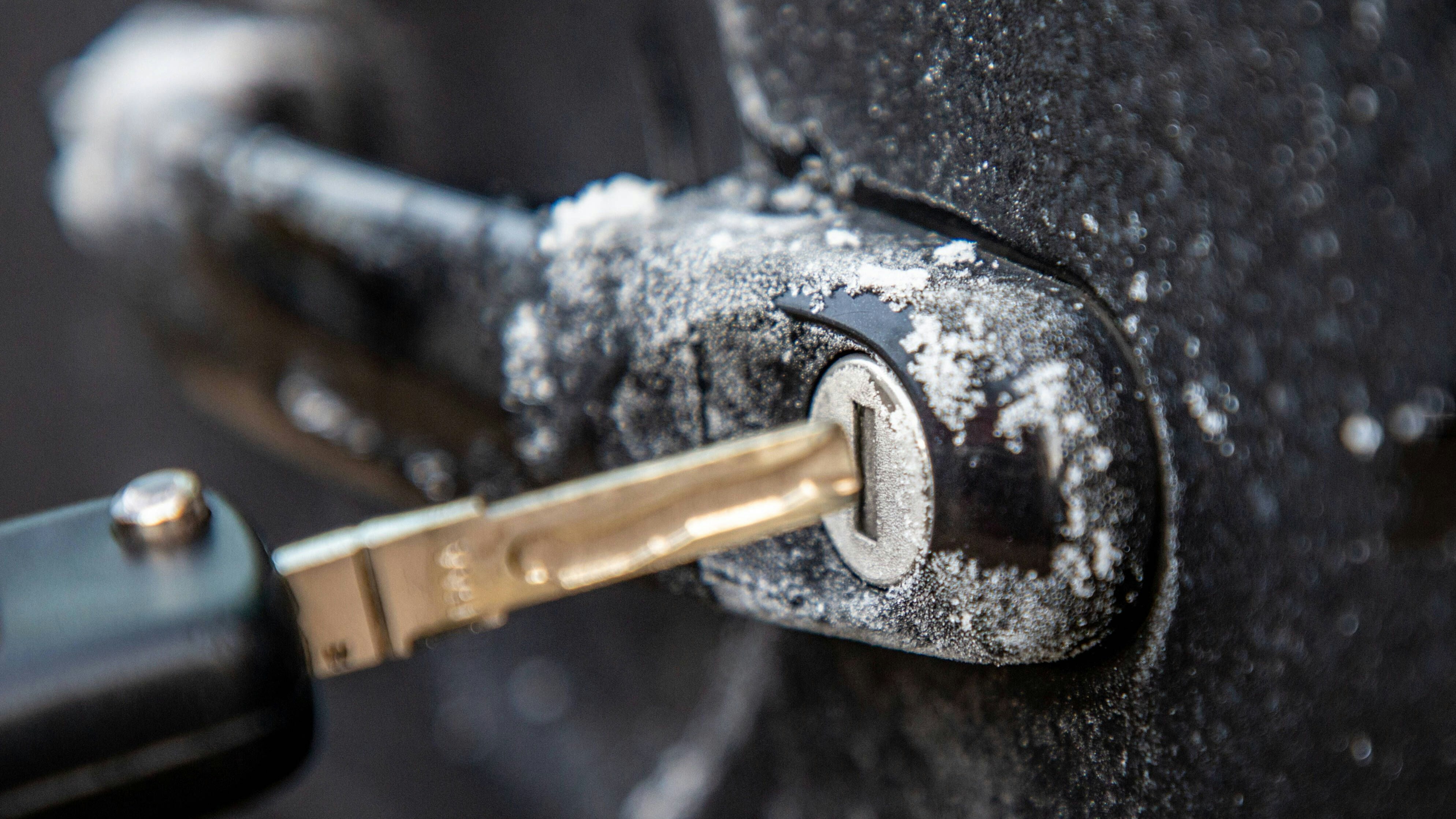 Mit einem Feuerzeug den Autoschlüssel anheizen? Es gibt bessere Tricks ...