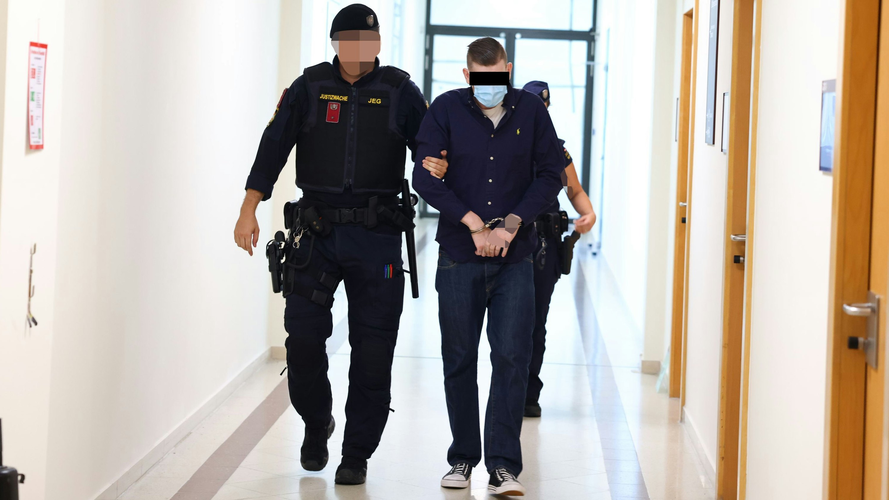 Heute.at - Nadel aus Mitleid gesetzt: 22-Jährige starb auf Party