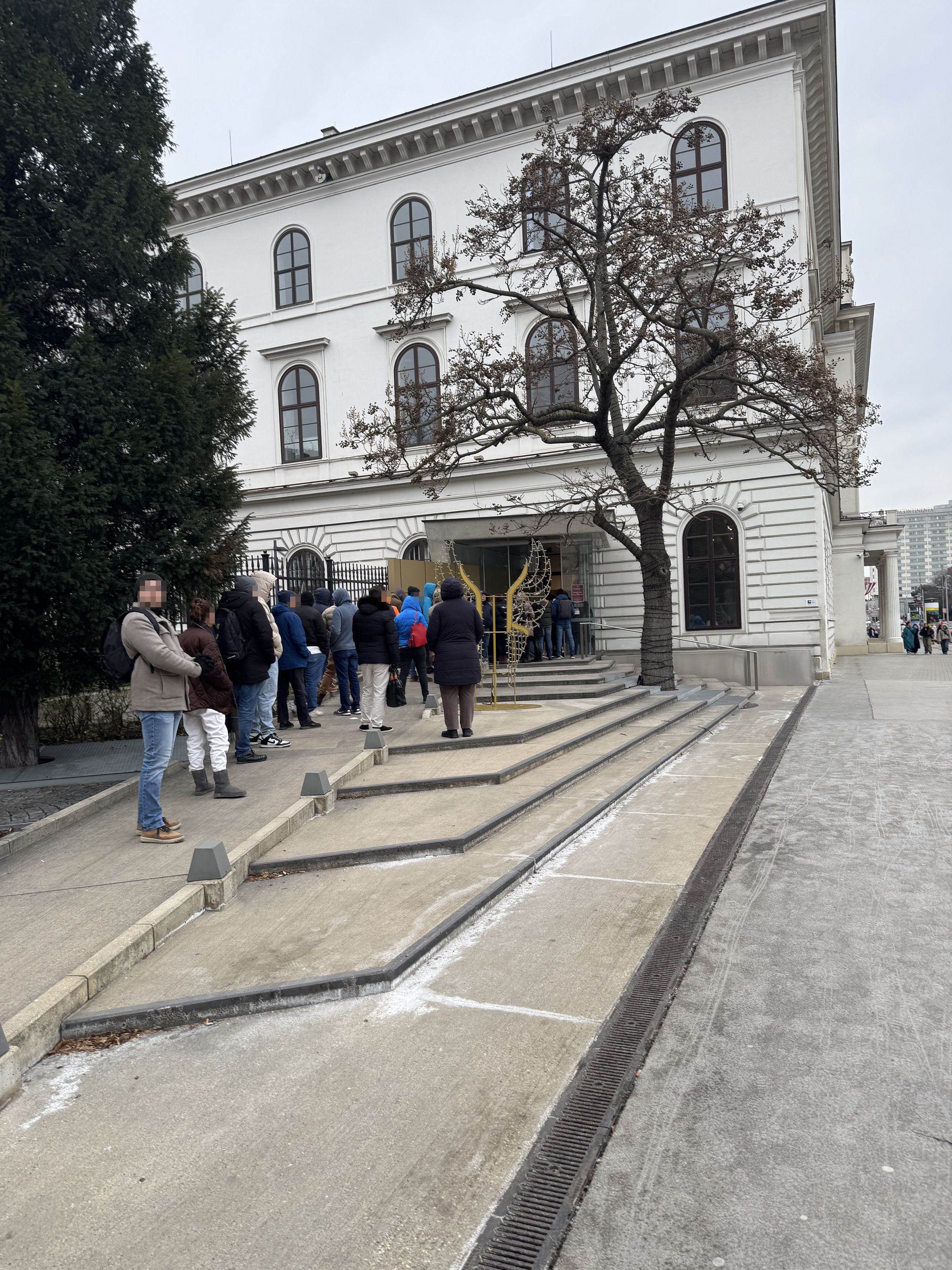 Heute.at - Run auf Gold! Wiener stehen bei Minusgraden an