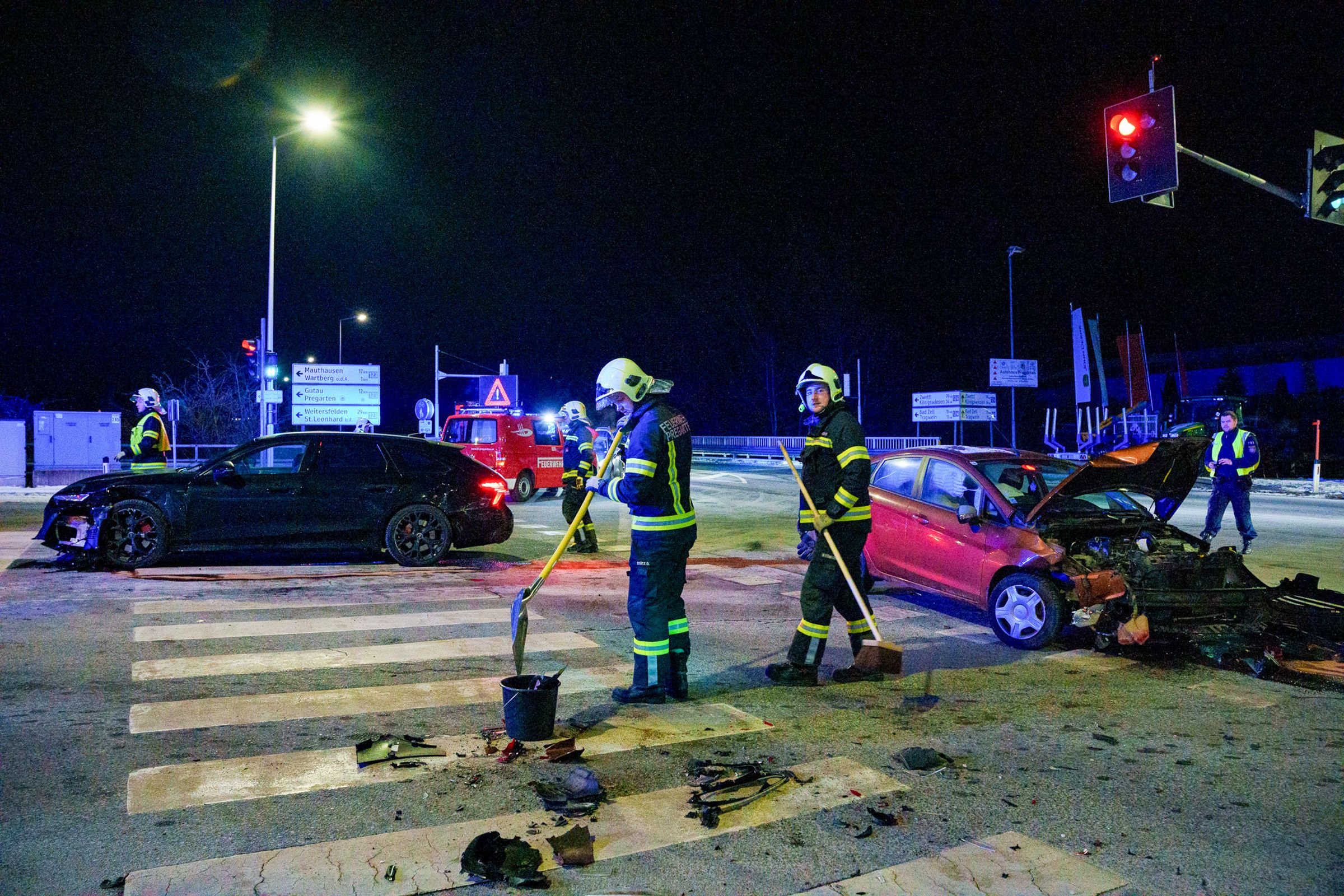 Heute.at - Auto übersehen – zwei Kinder bei Unfall verletzt