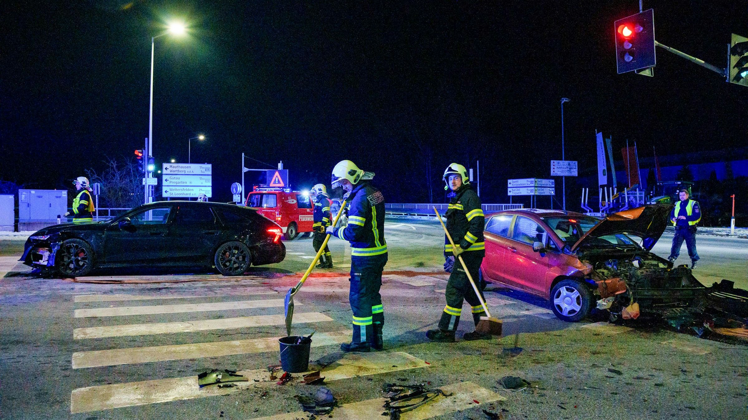Heute.at - Auto übersehen – zwei Kinder bei Unfall verletzt