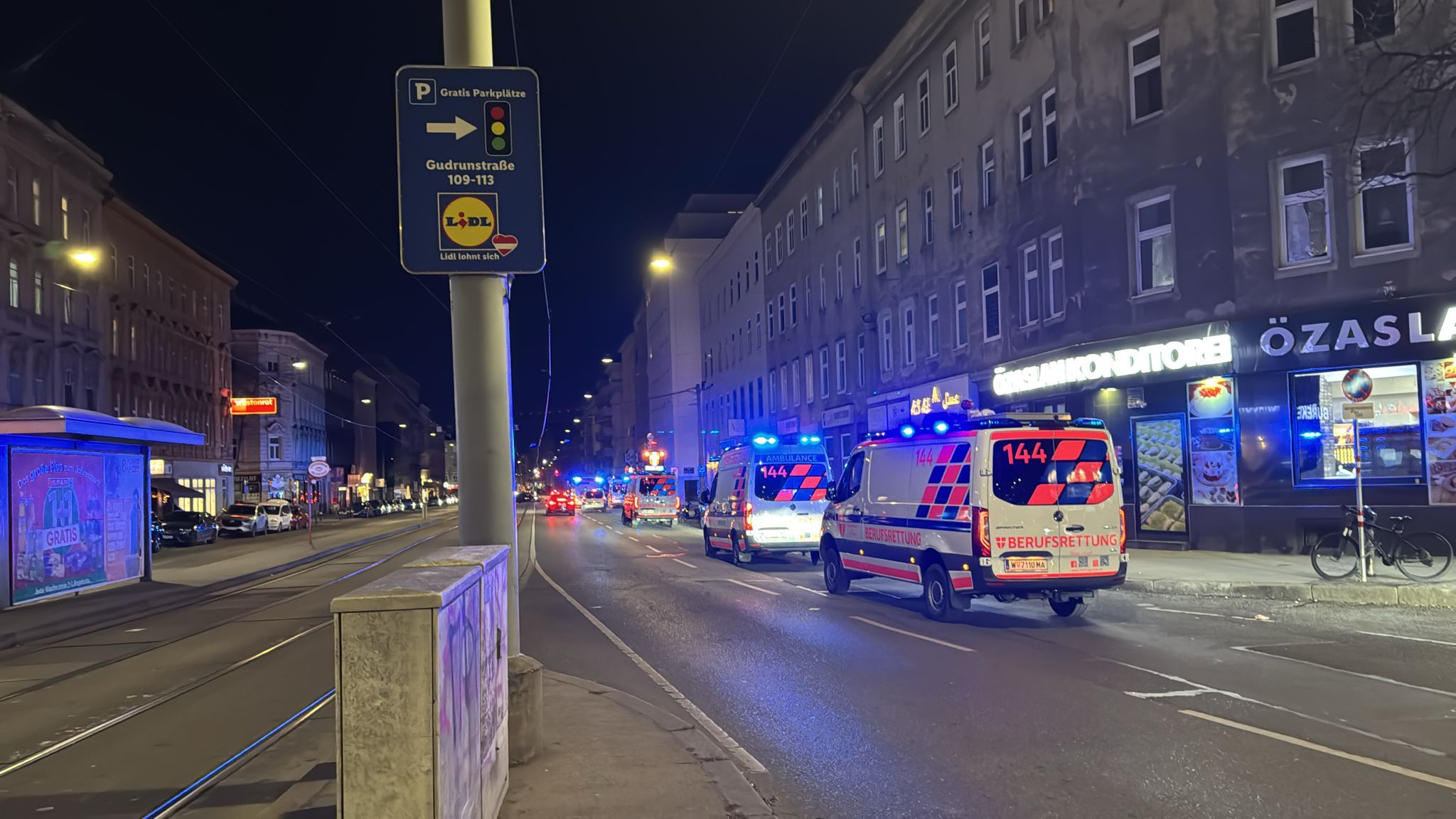 Heute.at - Kellerbrand in Wiener Wohnhaus – 16 Personen evakuiert