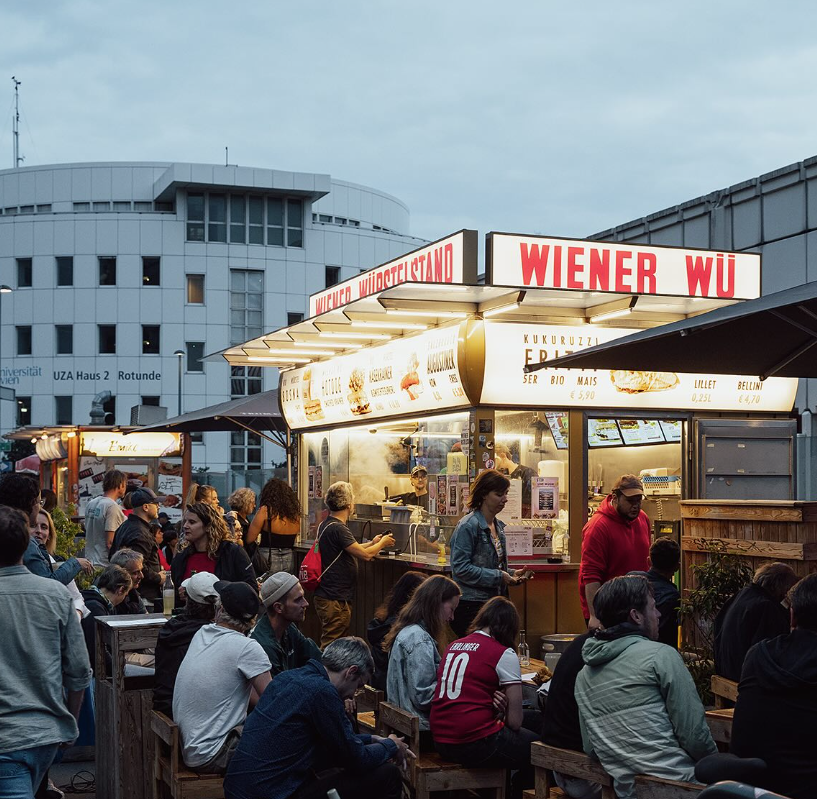 Der Wiener Würstelstand stellt auf vegan um – zumindest vorübergehend.