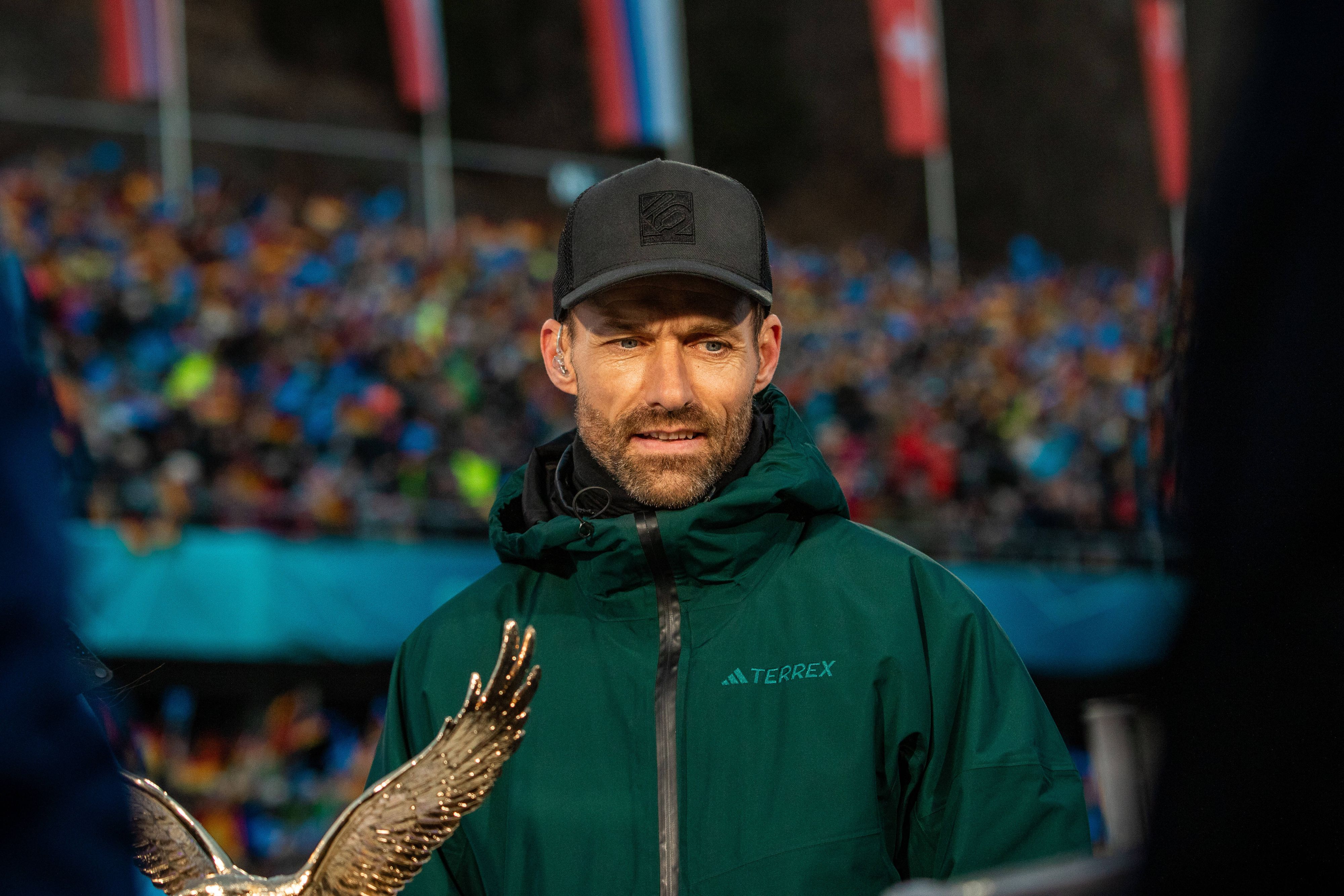 Sven Hannawald ist für die ARD im Einsatz.