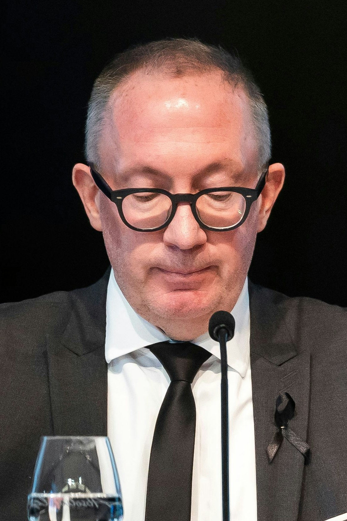 "Wir sind mehr als andere betroffen. Mehr als alle, denke ich": Nicolas Féraud, Bürgermeister von Crans-Montana