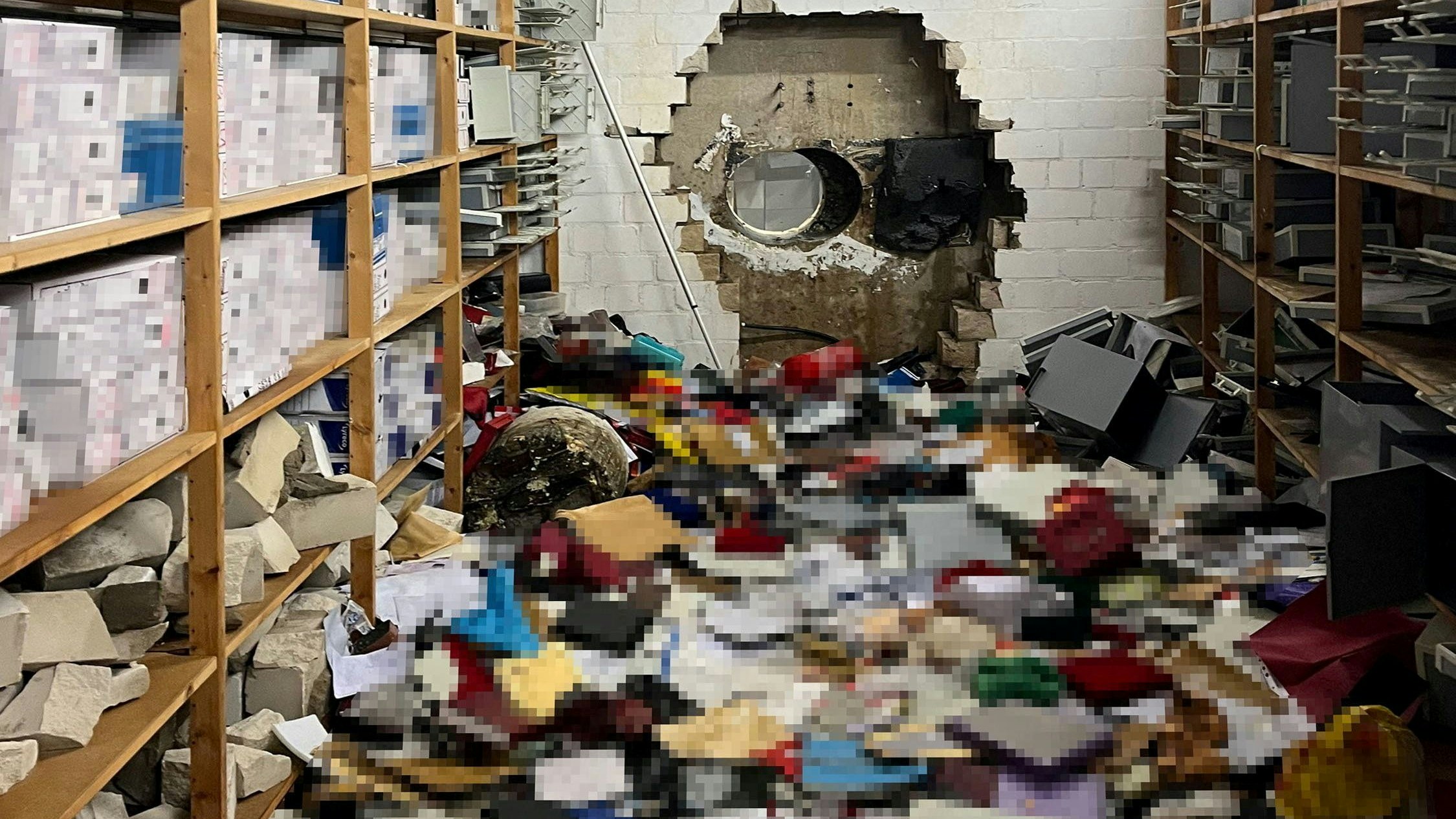 Heute.at - Spektakulärer Millionen-Coup – jetzt Razzia in Bank