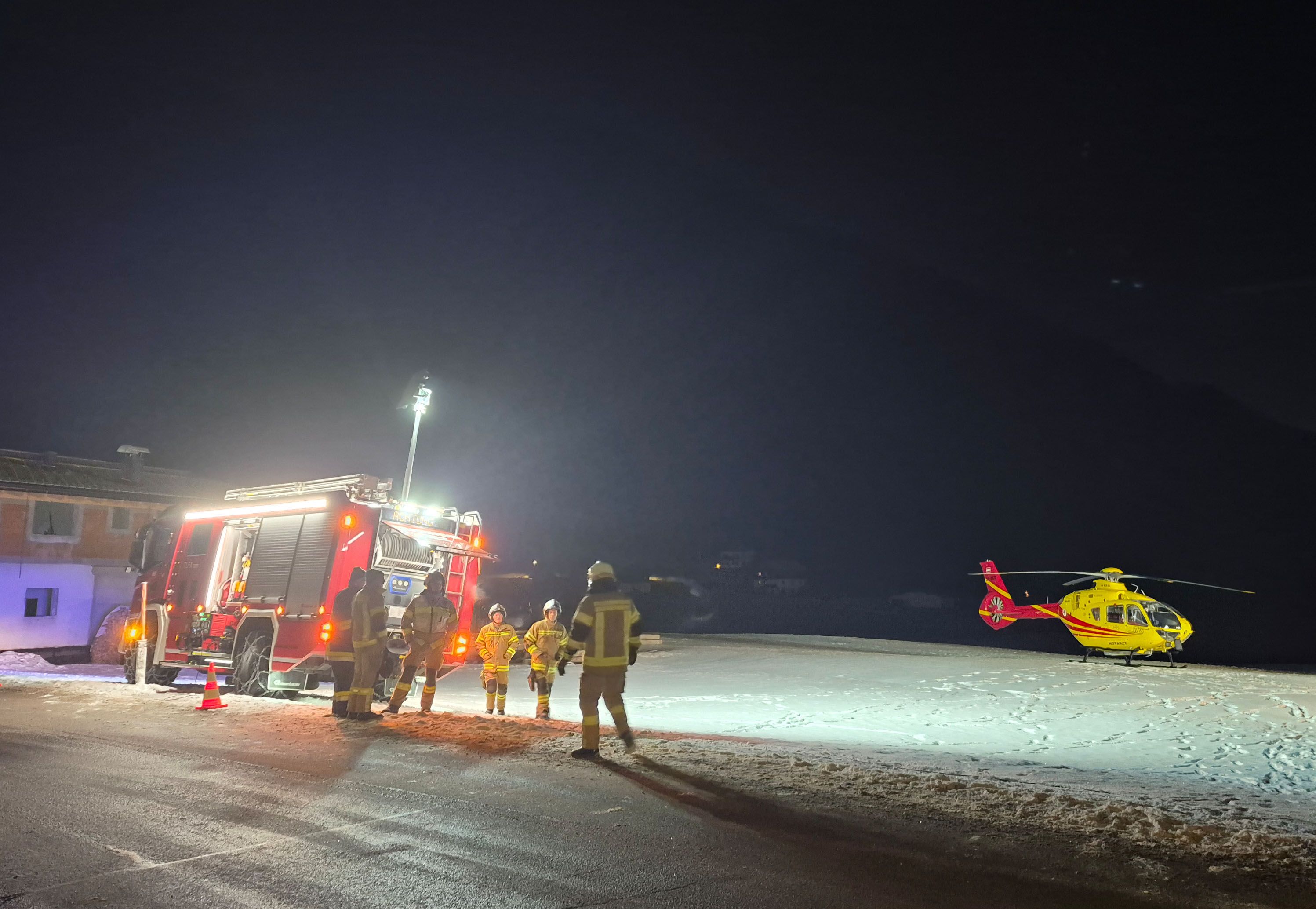 Heute.at - Sohn (25) muss mitansehen, wie Vater in den Tod stürzt