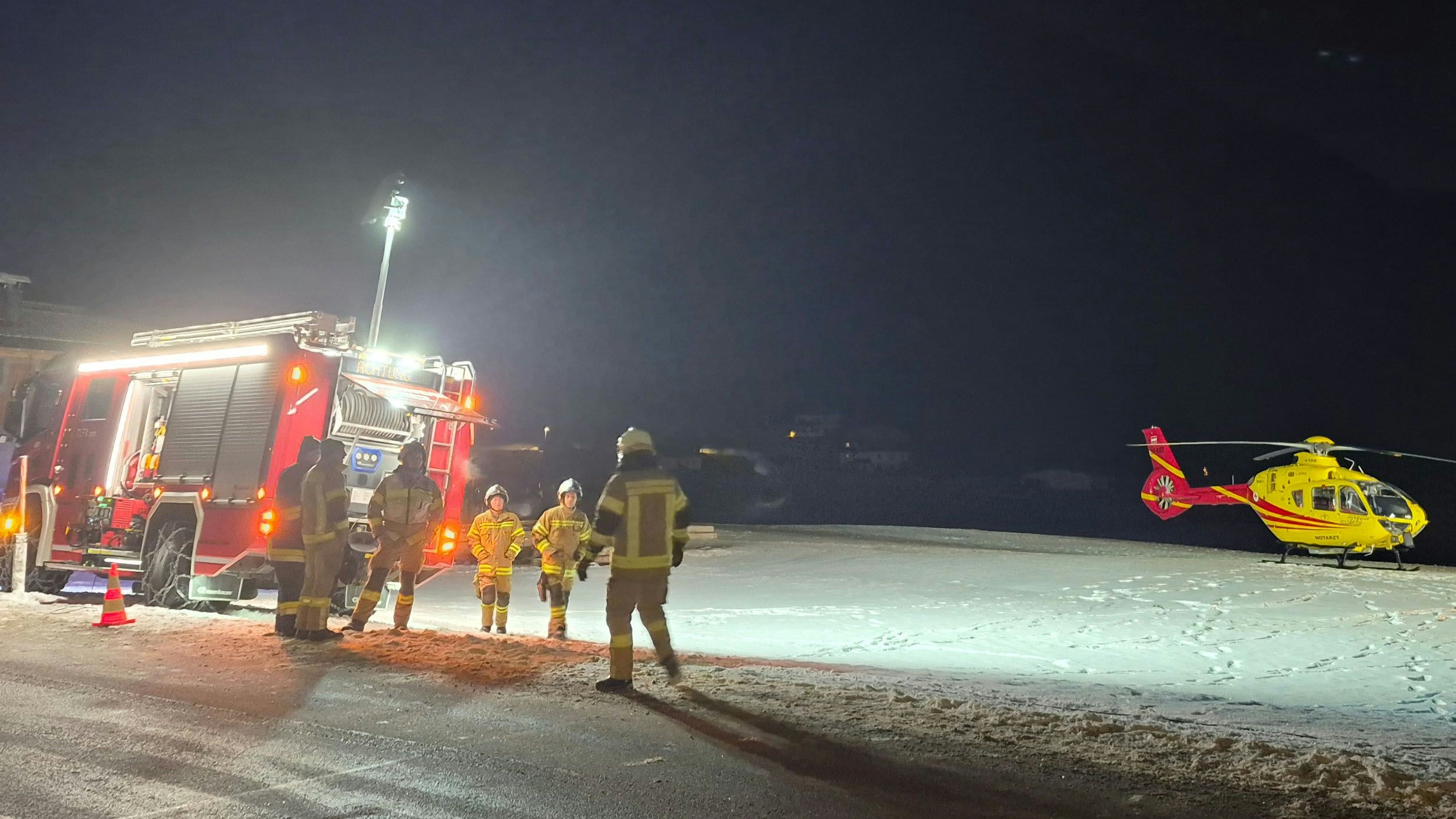 Heute.at - Sohn (25) muss mitansehen, wie Vater in den Tod stürzt