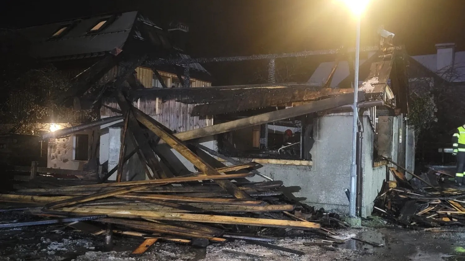 Die Hütte wurde bei dem Brand völlig zerstört.